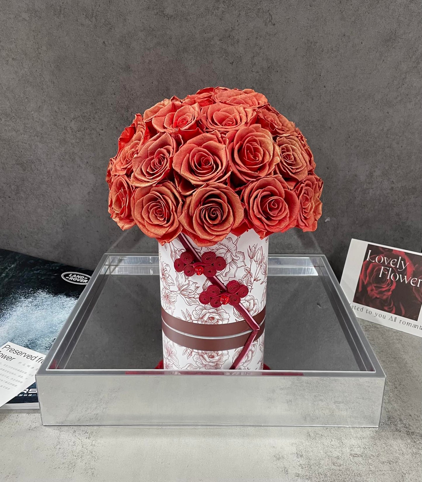 Preserved Rose Hug Bucket - Everlasting Blooms, Eternal Love Gift for Her, Timeless Beauty for Wife/Girlfriend