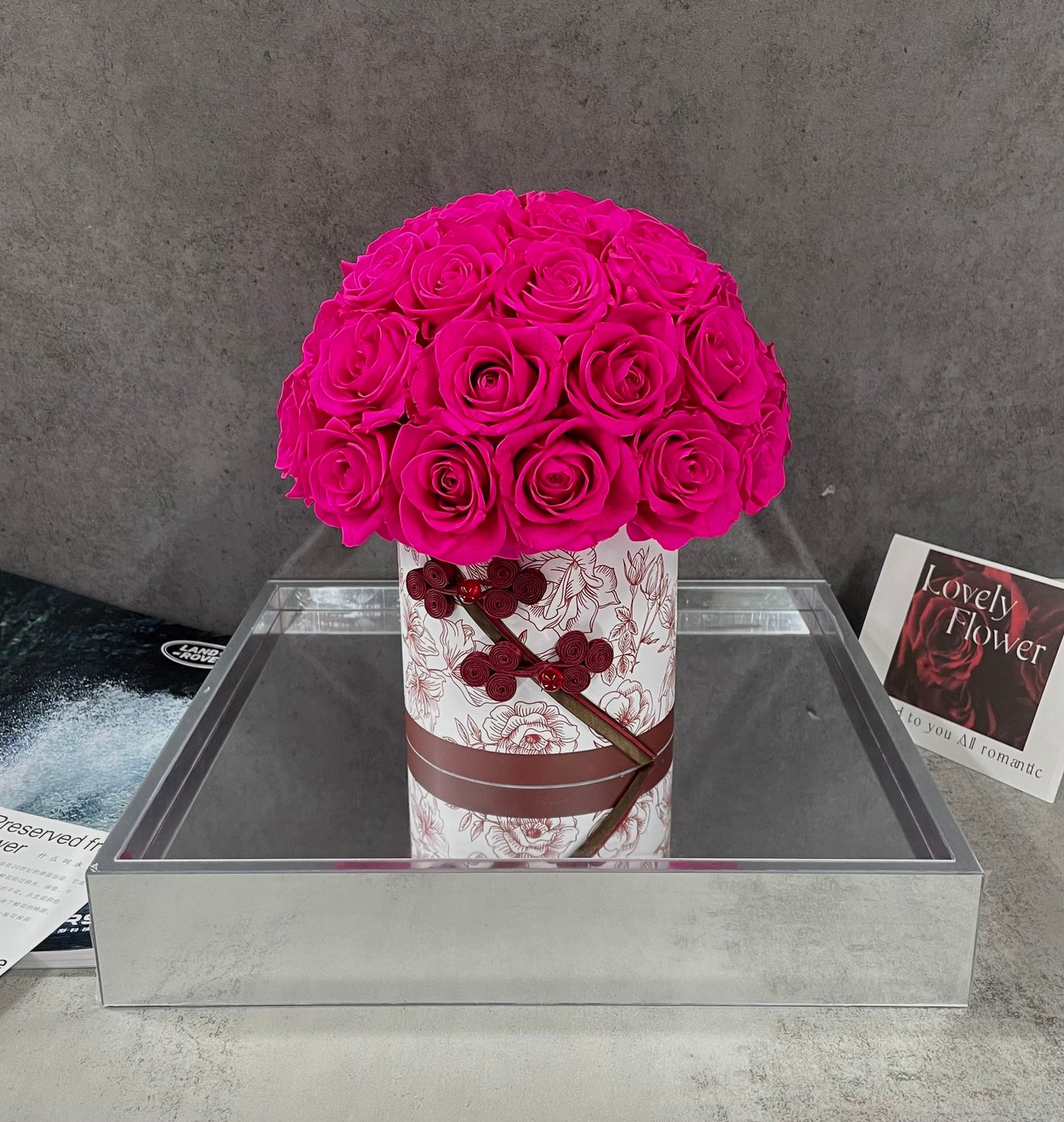 Preserved Rose Hug Bucket - Everlasting Blooms, Eternal Love Gift for Her, Timeless Beauty for Wife/Girlfriend