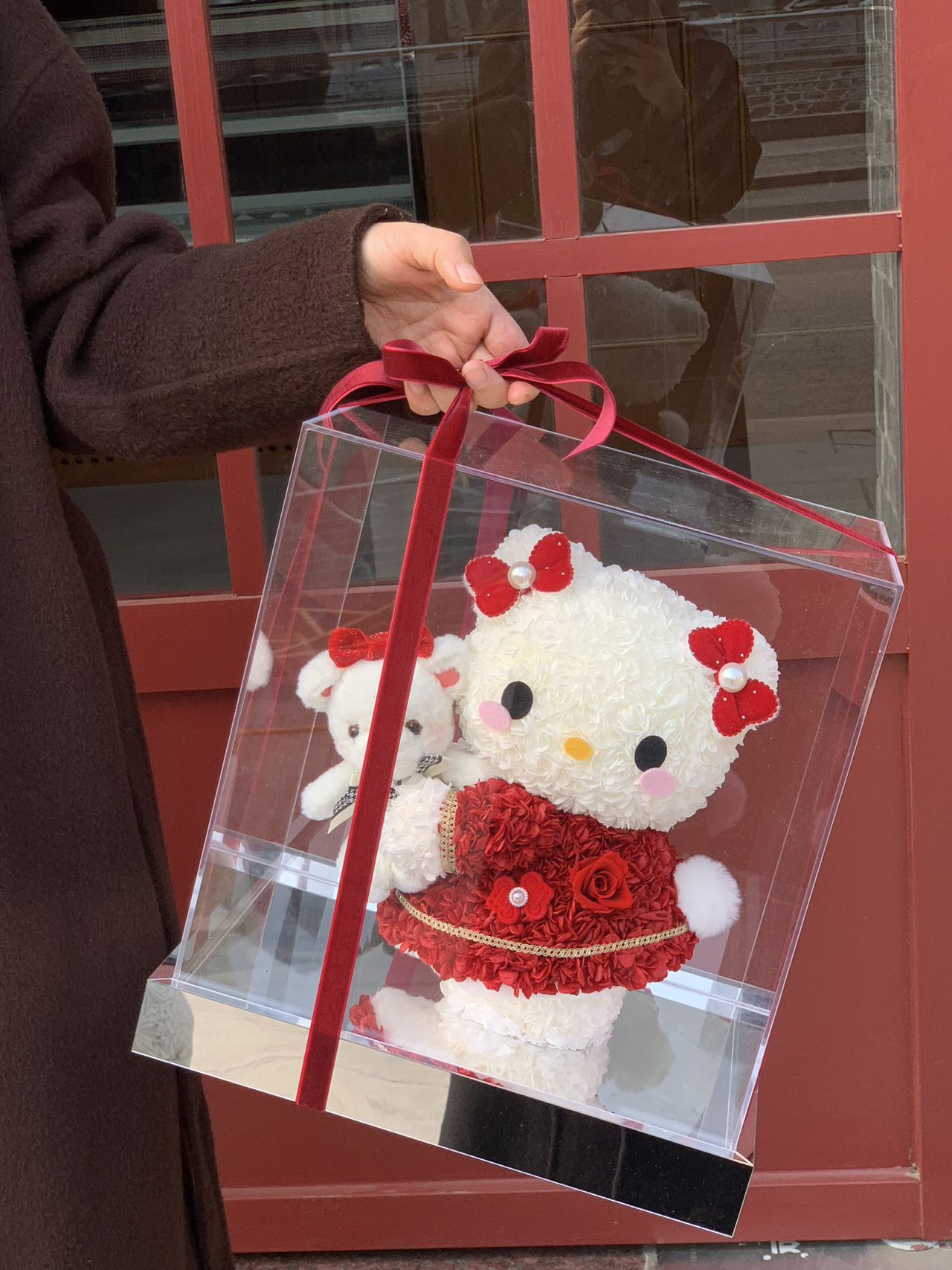 Cute Hello Kitty Doll with Preserved Bloom - Perpetual Floral Decoration, Great for Gifting to Family & Friends