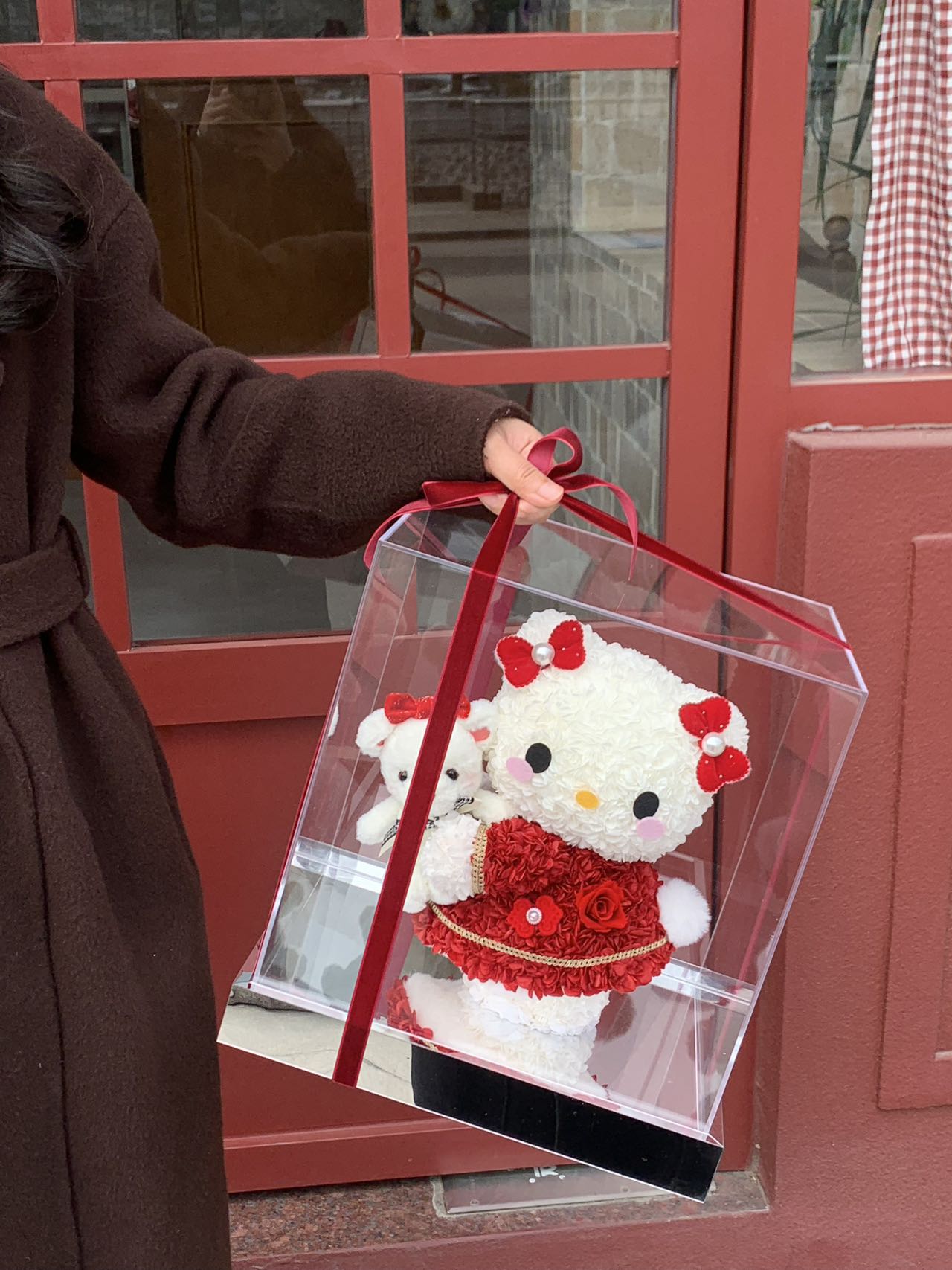 Cute Hello Kitty Doll with Preserved Bloom - Perpetual Floral Decoration, Great for Gifting to Family & Friends