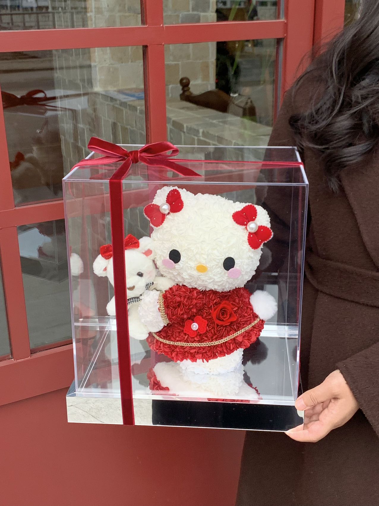 Cute Hello Kitty Doll with Preserved Bloom - Perpetual Floral Decoration, Great for Gifting to Family & Friends