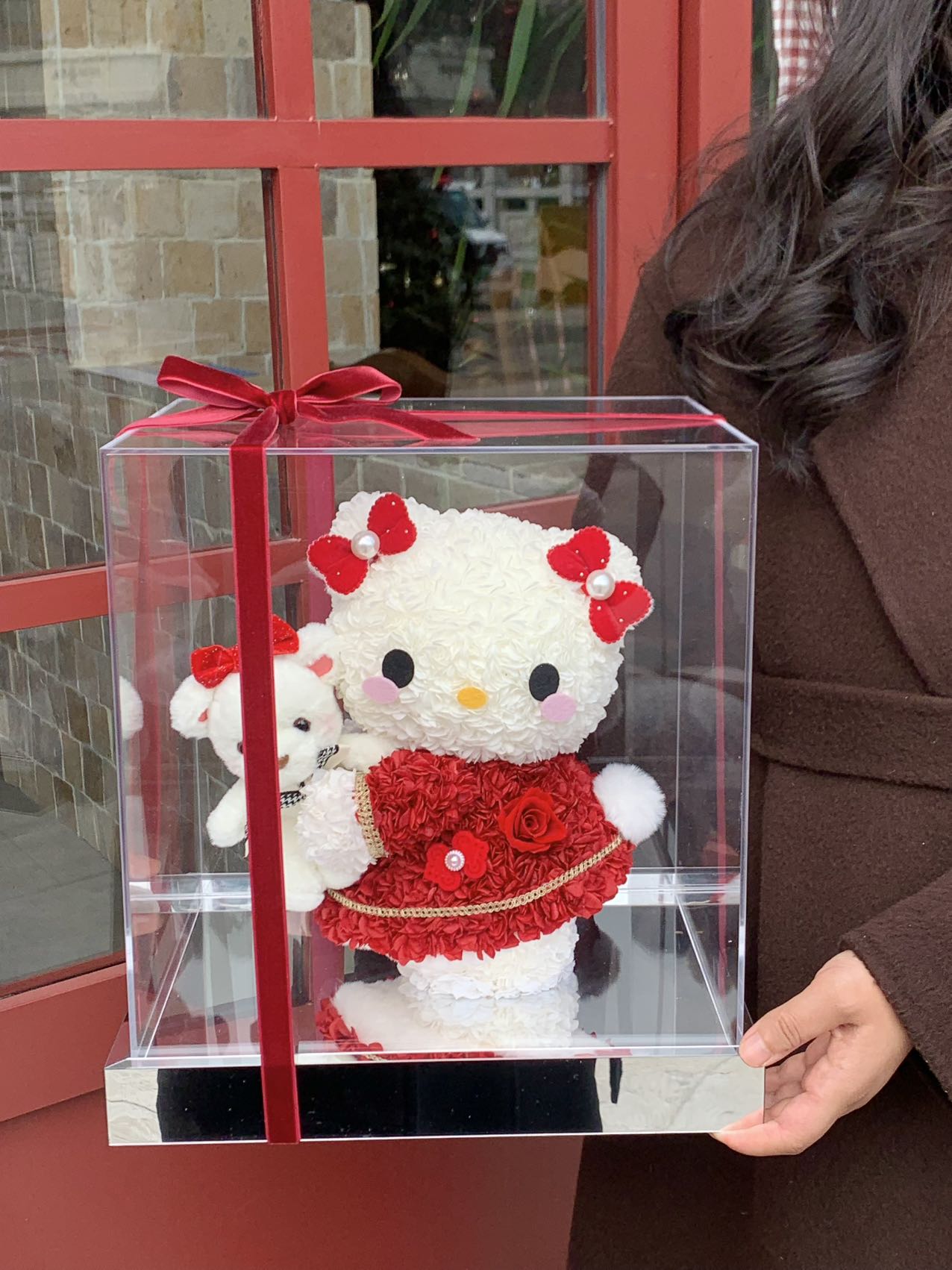 Cute Hello Kitty Doll with Preserved Bloom - Perpetual Floral Decoration, Great for Gifting to Family & Friends