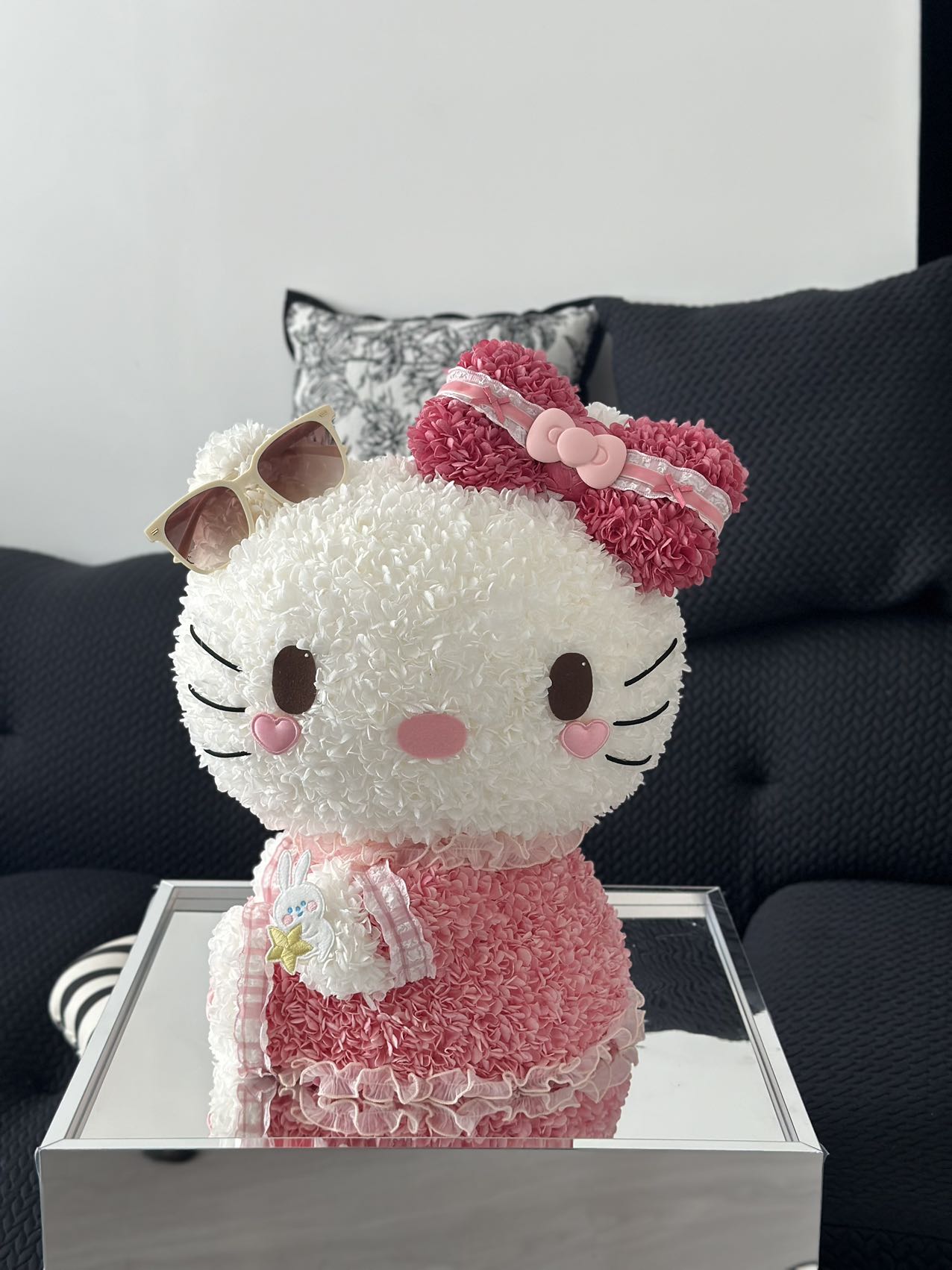 Preserved Flower Hello Kitty Figurine Doll - Eternal Bloom Toy, Perfect Gift for Hello Kitty Enthusiasts