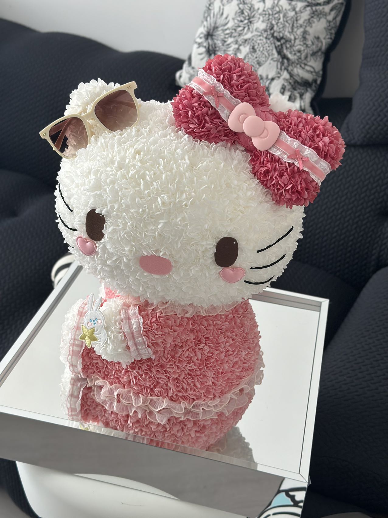 Preserved Flower Hello Kitty Figurine Doll - Eternal Bloom Toy, Perfect Gift for Hello Kitty Enthusiasts
