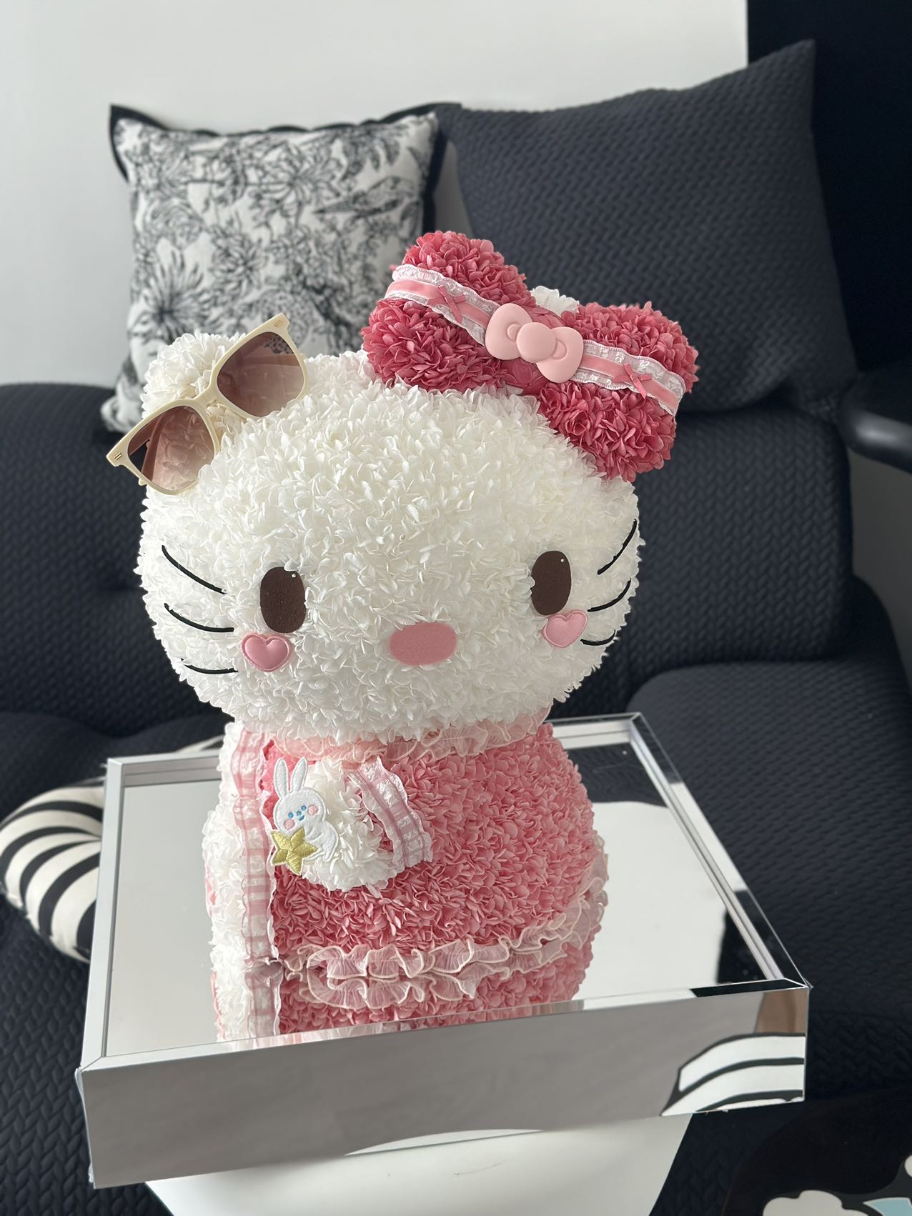 Preserved Flower Hello Kitty Figurine Doll - Eternal Bloom Toy, Perfect Gift for Hello Kitty Enthusiasts