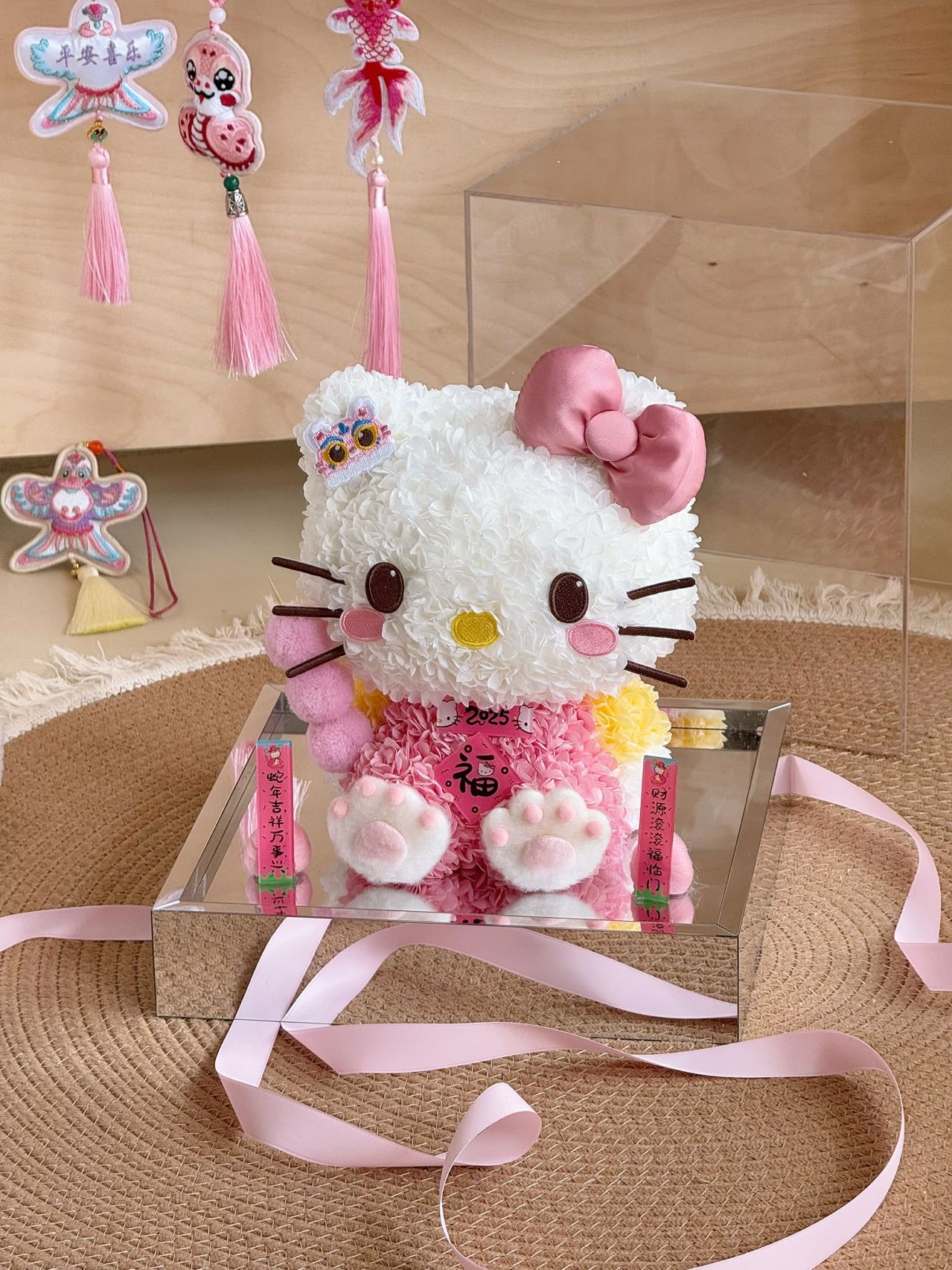 Preserved Flower Hello Kitty Doll - The everlasting blooming doll is the perfect gift for Hello Kitty lovers, children, or girlfriends.