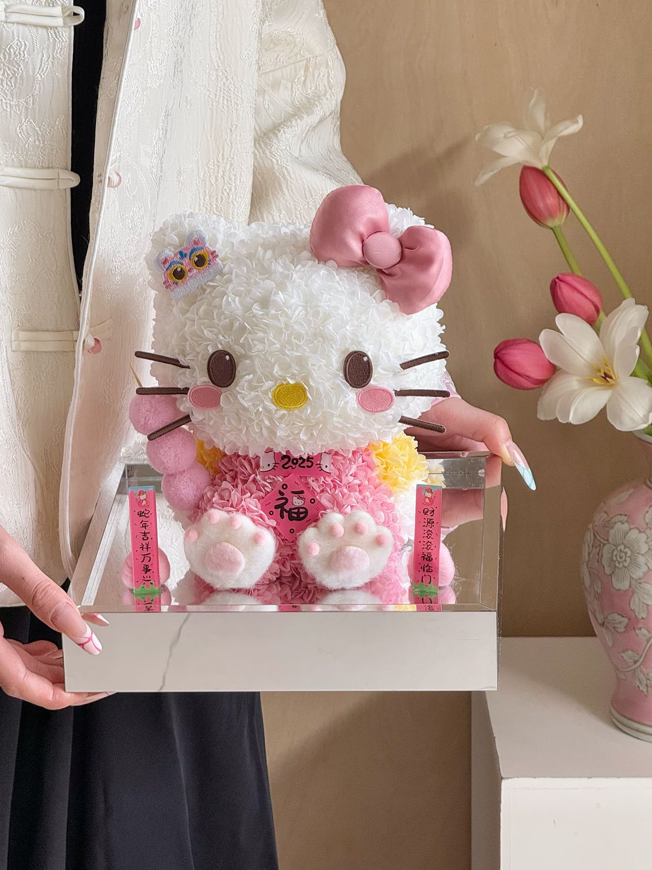 Preserved Flower Hello Kitty Doll - The everlasting blooming doll is the perfect gift for Hello Kitty lovers, children, or girlfriends.