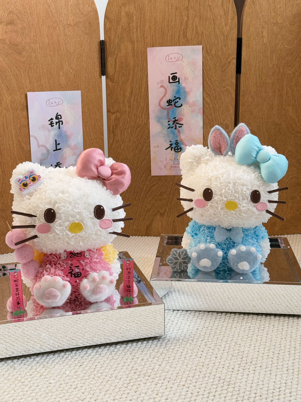 Preserved Flower Hello Kitty Doll - The everlasting blooming doll is the perfect gift for Hello Kitty lovers, children, or girlfriends.