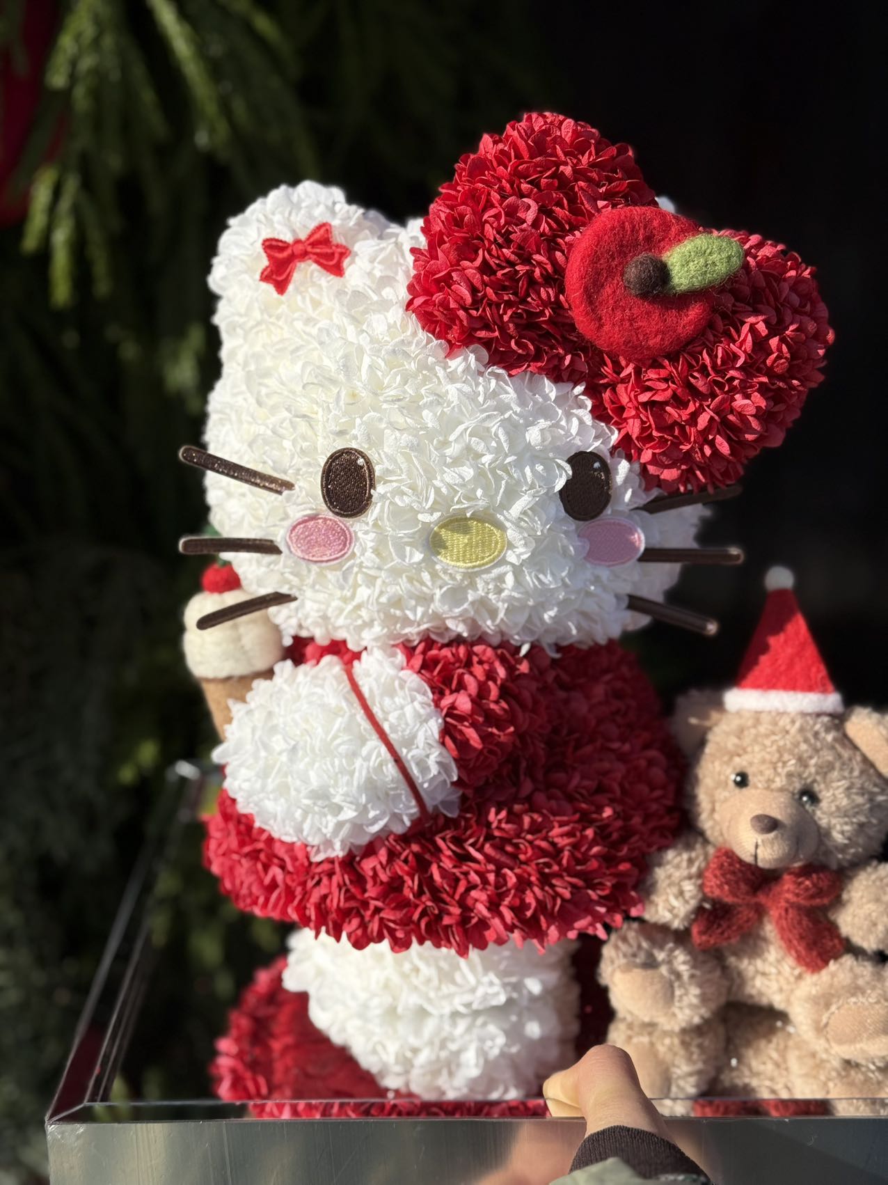 Cute Hello Kitty Doll with Preserved Bloom - Perpetual Floral Decoration, Great for Gifting to Family & Friends