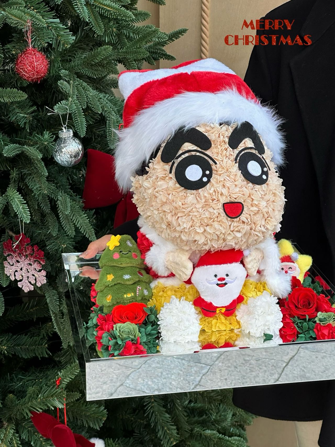 Christmas Crayon Shin-chan doll preserved flower doll hydrangea gift New Year gift acrylic flower gift