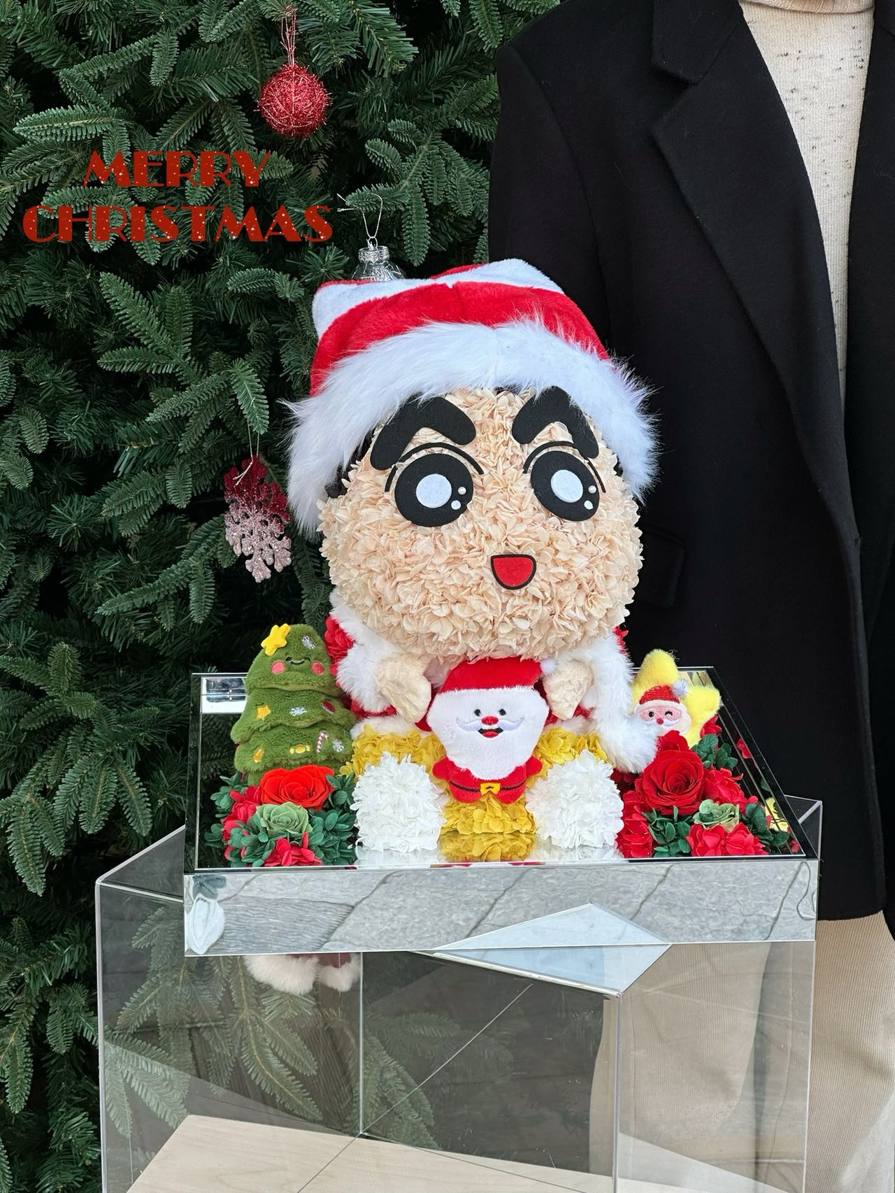 Christmas Crayon Shin-chan doll preserved flower doll hydrangea gift New Year gift acrylic flower gift
