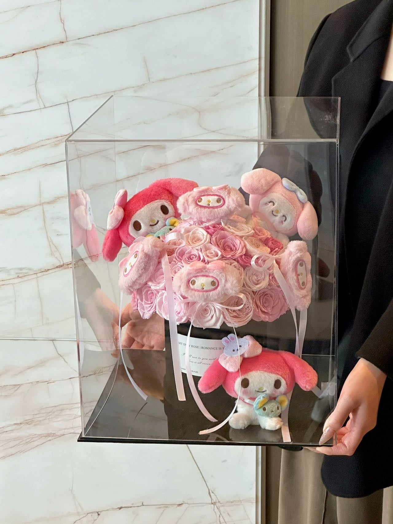 Preserved Rose Hug Bucket - Timeless Flower Arrangement, Long-Lasting Beauty, Heartfelt Gift for Her on Mother's Day