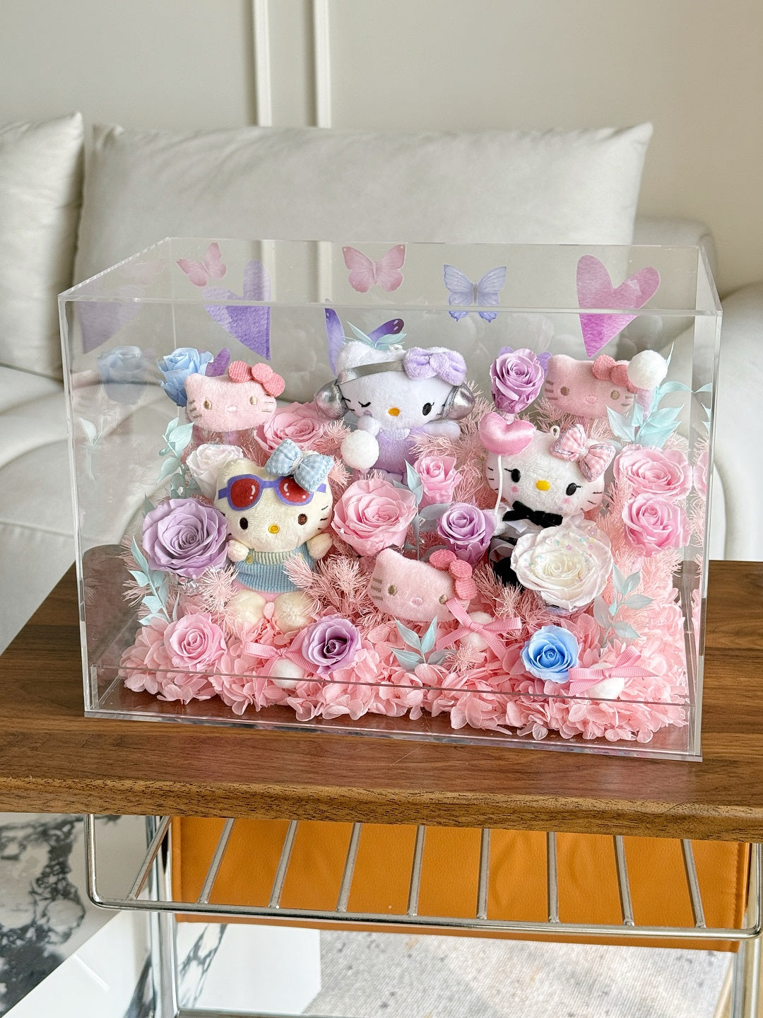 Eternal Romance Hello Kitty Garden Acrylic Gift Box Preserved Roses Valentine's Day Gift for Girlfriend