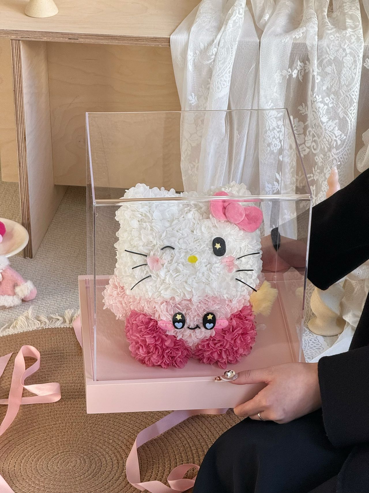 Hello Kitty Doll Made with Preserved Flowers - Long-Lasting Floral Toy, Ideal for Birthday & Holiday Gifts