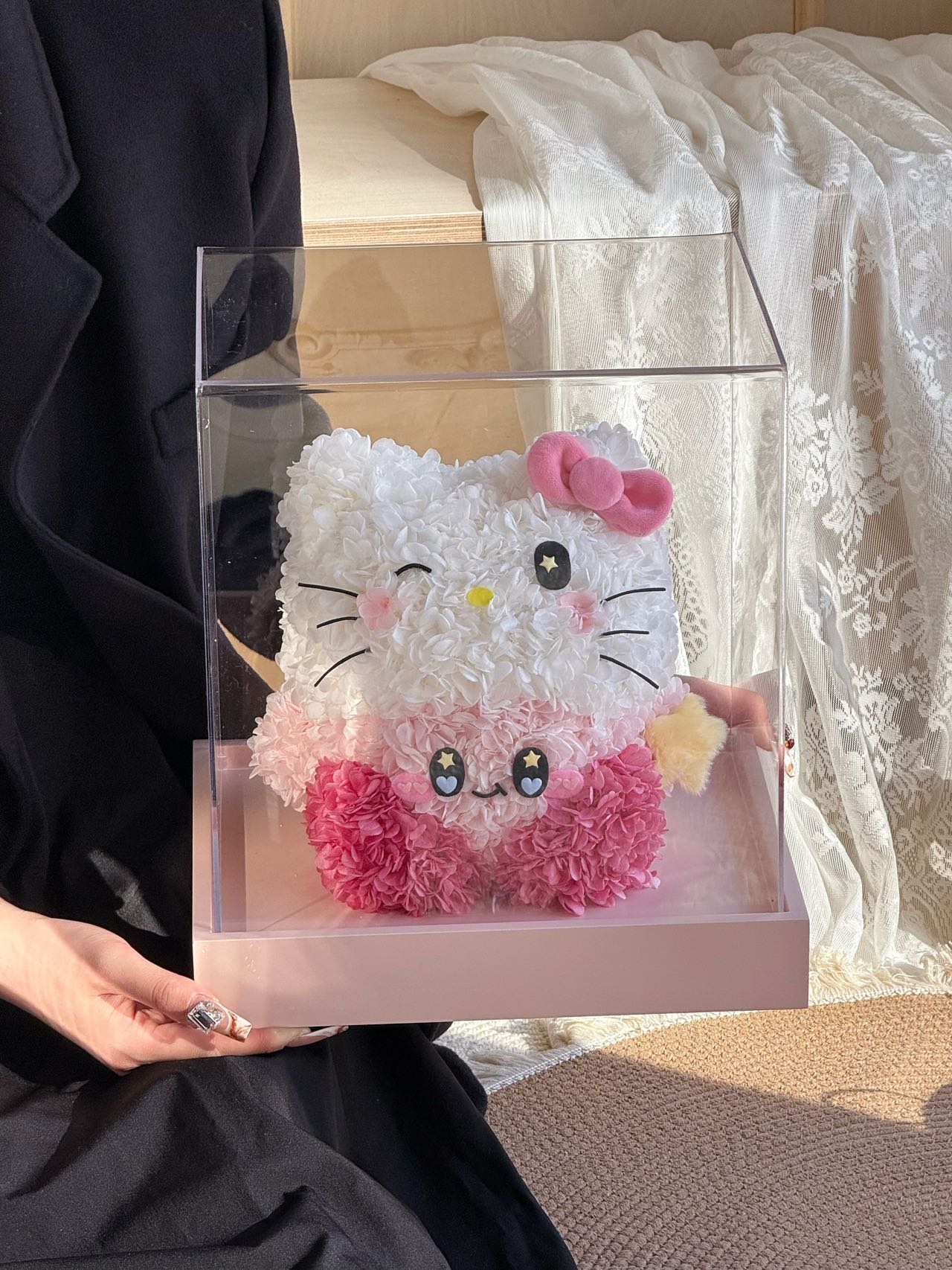 Hello Kitty Doll Made with Preserved Flowers - Long-Lasting Floral Toy, Ideal for Birthday & Holiday Gifts