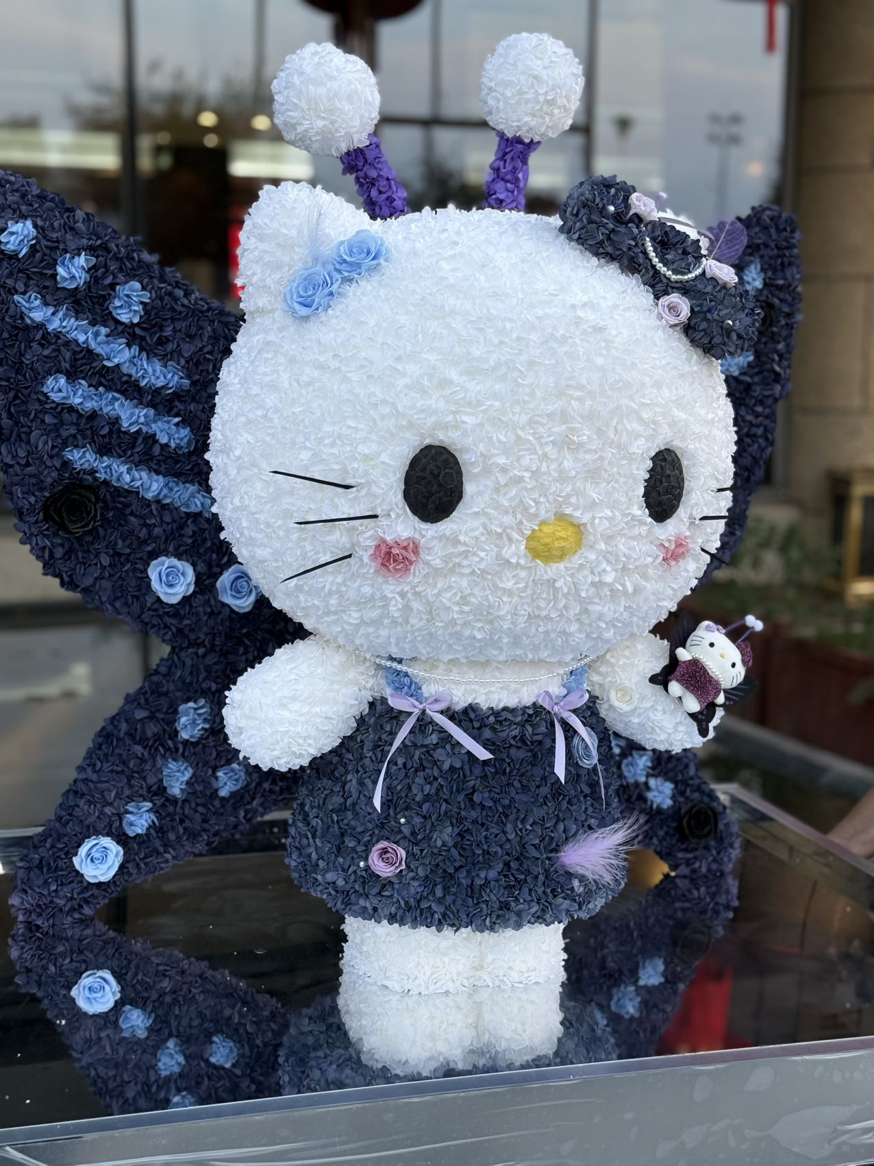 Cute Preserved Flower Hello Kitty Doll - Long-Lasting Bloom Decoration, Great Gift for Family & Friends