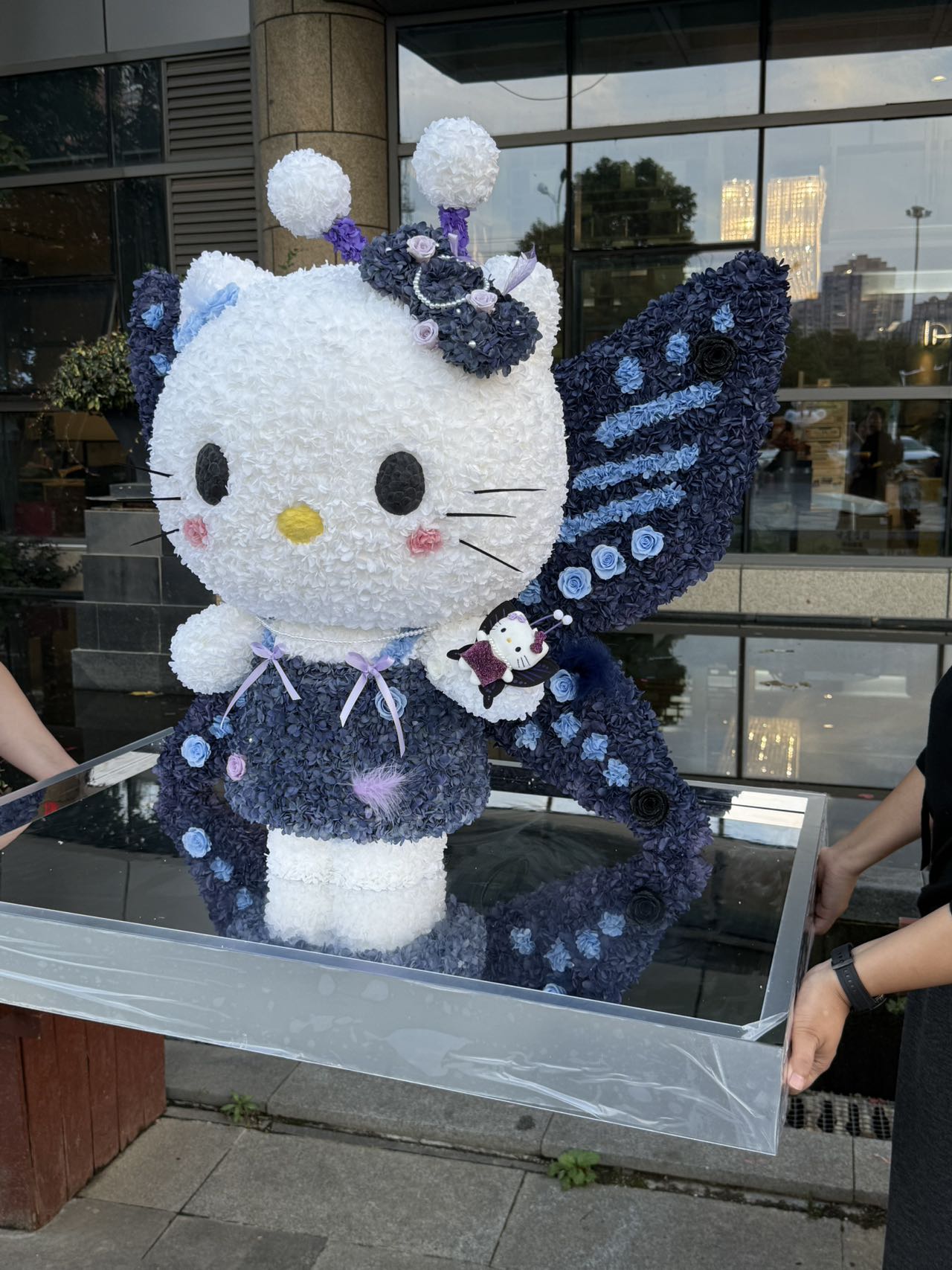 Cute Preserved Flower Hello Kitty Doll - Long-Lasting Bloom Decoration, Great Gift for Family & Friends