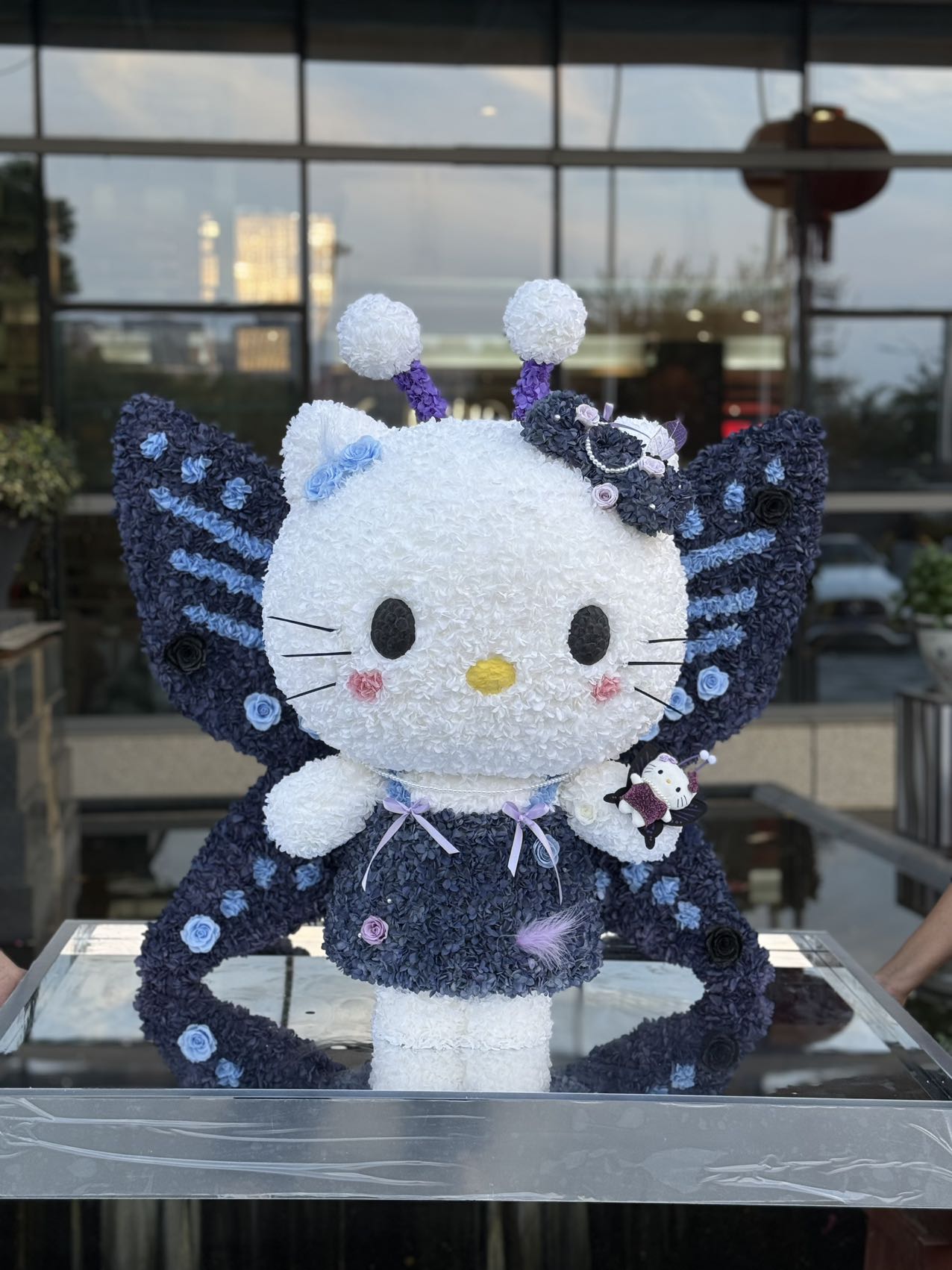 Cute Preserved Flower Hello Kitty Doll - Long-Lasting Bloom Decoration, Great Gift for Family & Friends