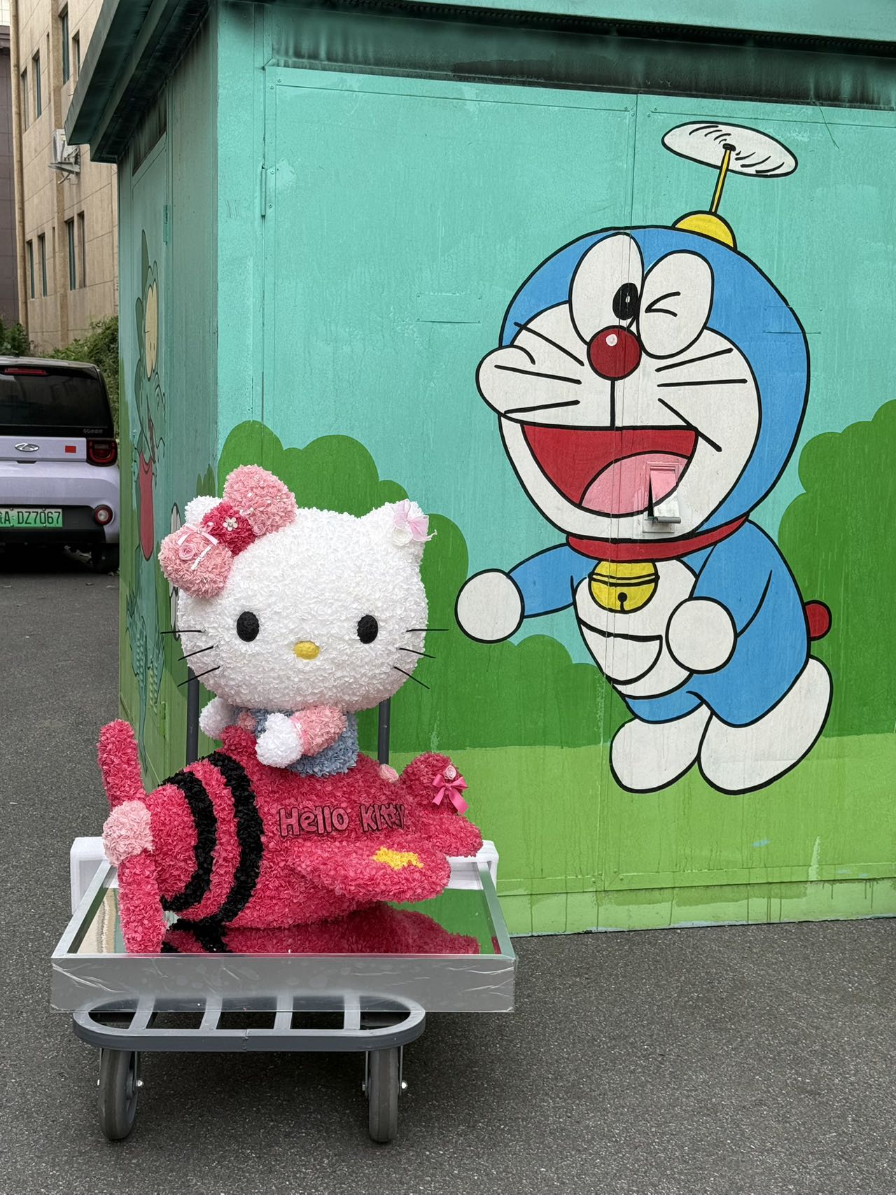 Hello Kitty Doll Crafted from Preserved Flowers - Eternal Floral Plush, Ideal for Valentine’s Day Gift