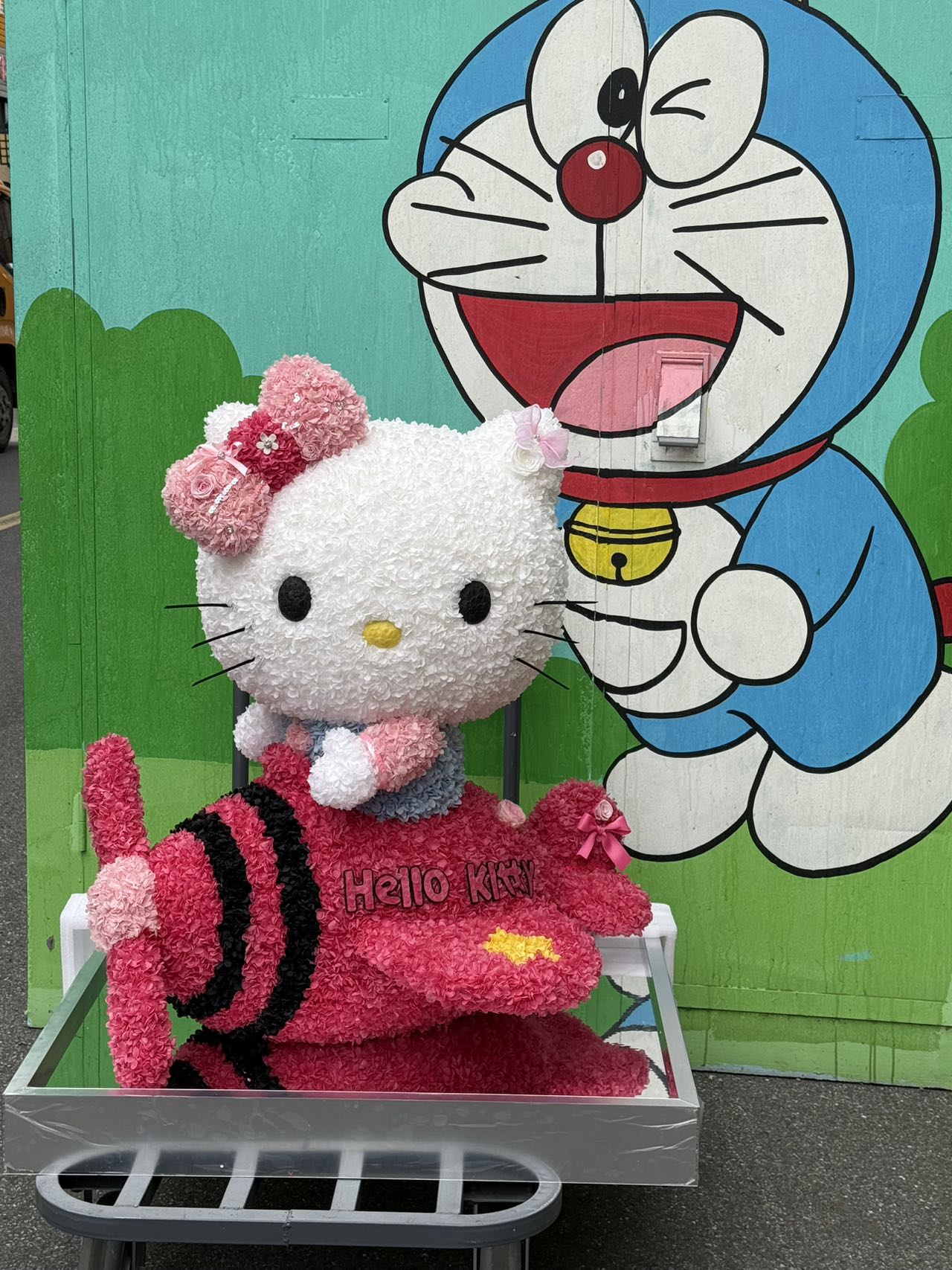 Hello Kitty Doll Crafted from Preserved Flowers - Eternal Floral Plush, Ideal for Valentine’s Day Gift