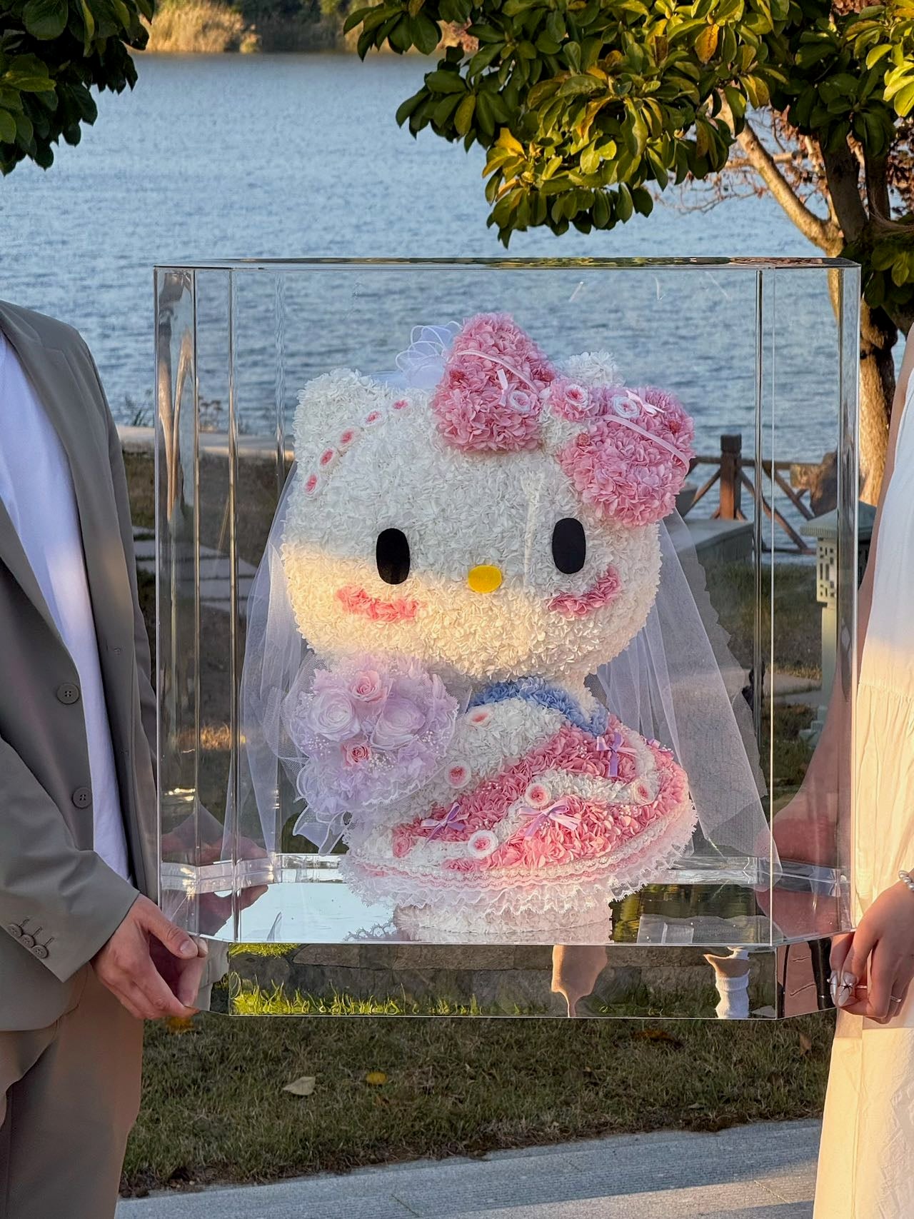 Hello Kitty Preserved Floral Doll - Long-Lasting Cute Plush, Great for Home Deco & Gift-Giving