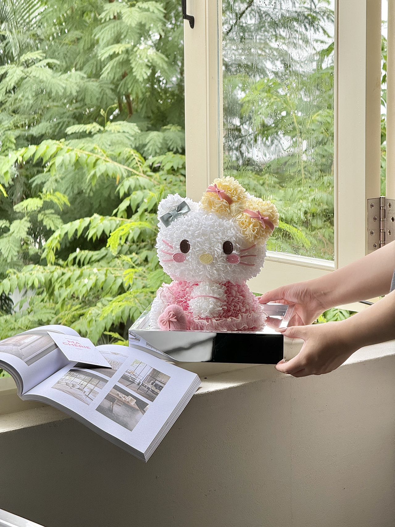 Preserved Bloom Hello Kitty Plush Doll - Durable Floral Toy, Ideal Gift for Hello Kitty Fans