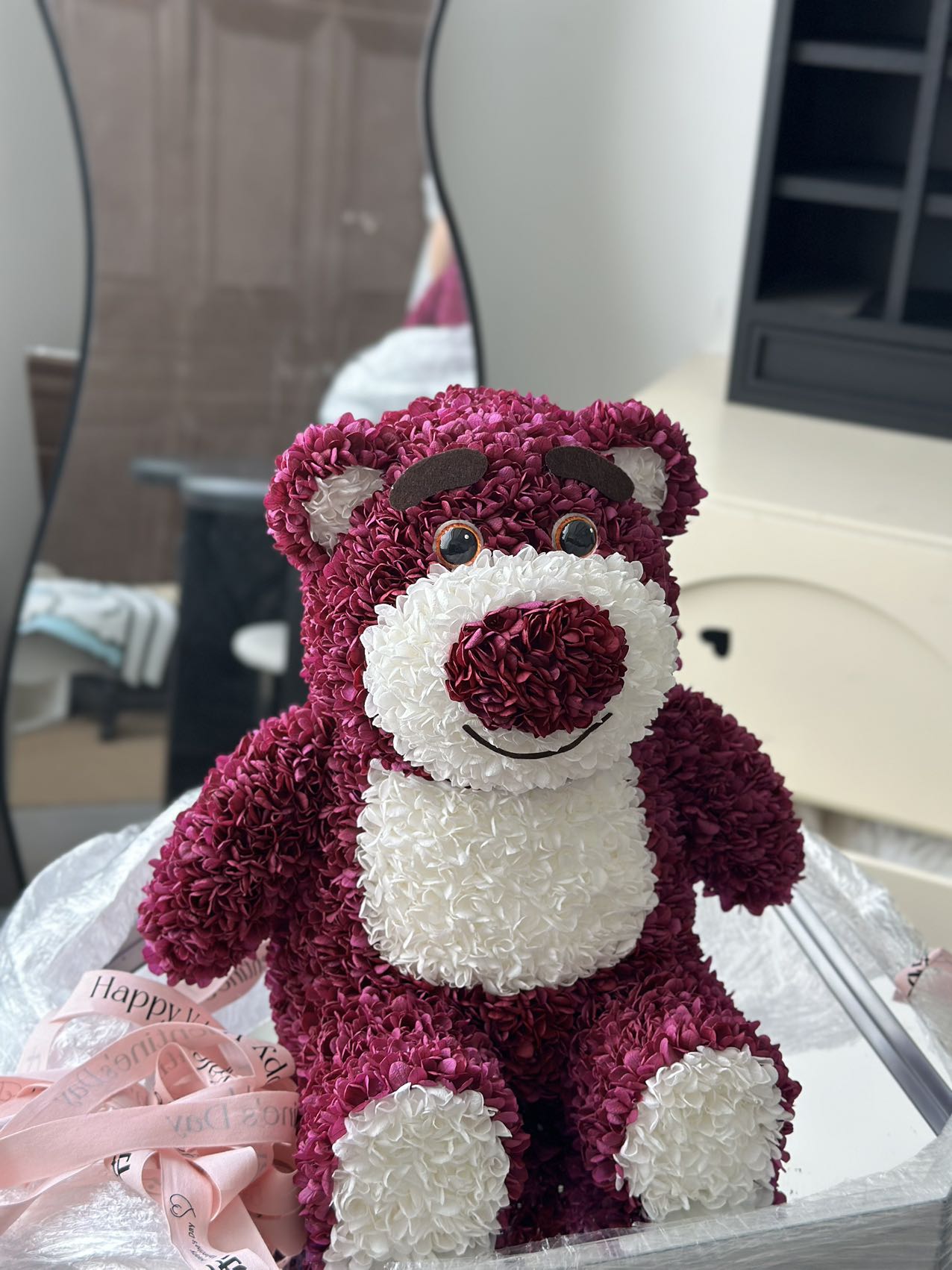 Cute Strawberry Bear Doll Preserved Flower Gift Premium Gift Box Acrylic Gift for Girlfriend