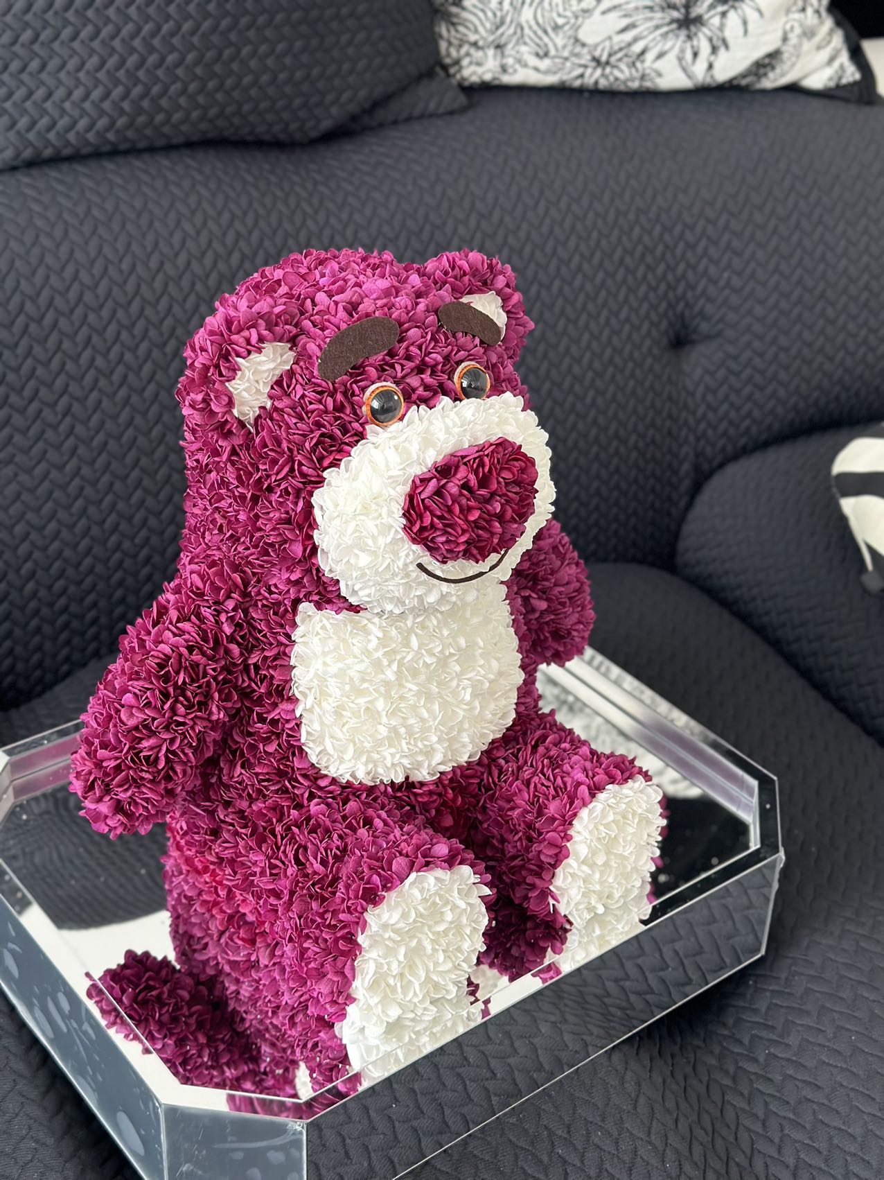 Cute Strawberry Bear Doll Preserved Flower Gift Premium Gift Box Acrylic Gift for Girlfriend