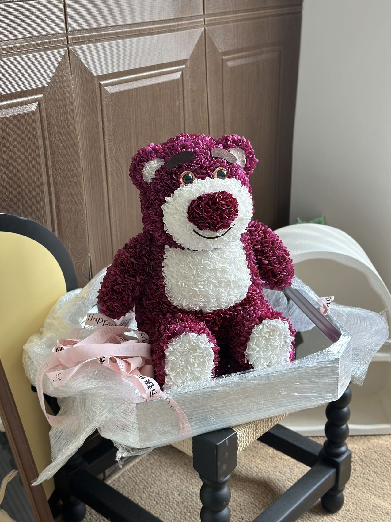 Cute Strawberry Bear Doll Preserved Flower Gift Premium Gift Box Acrylic Gift for Girlfriend