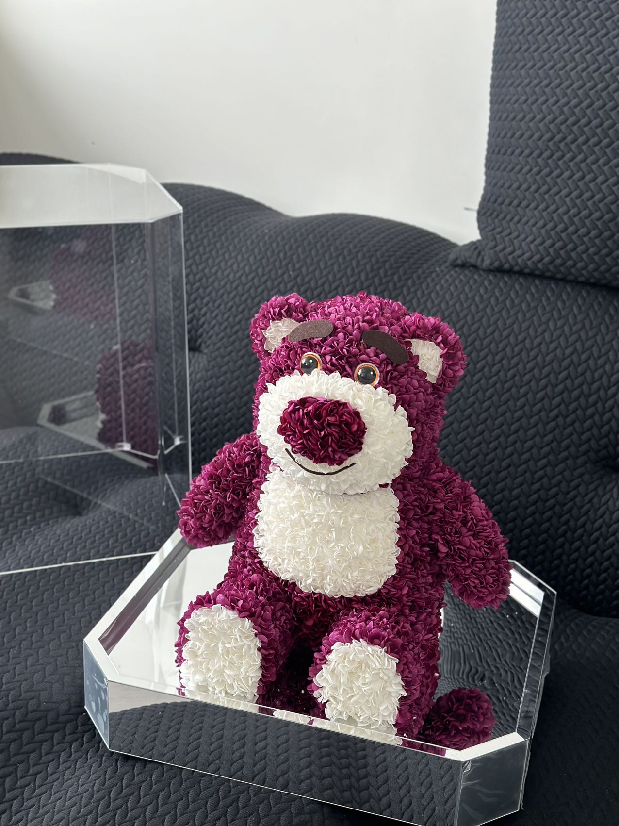 Cute Strawberry Bear Doll Preserved Flower Gift Premium Gift Box Acrylic Gift for Girlfriend