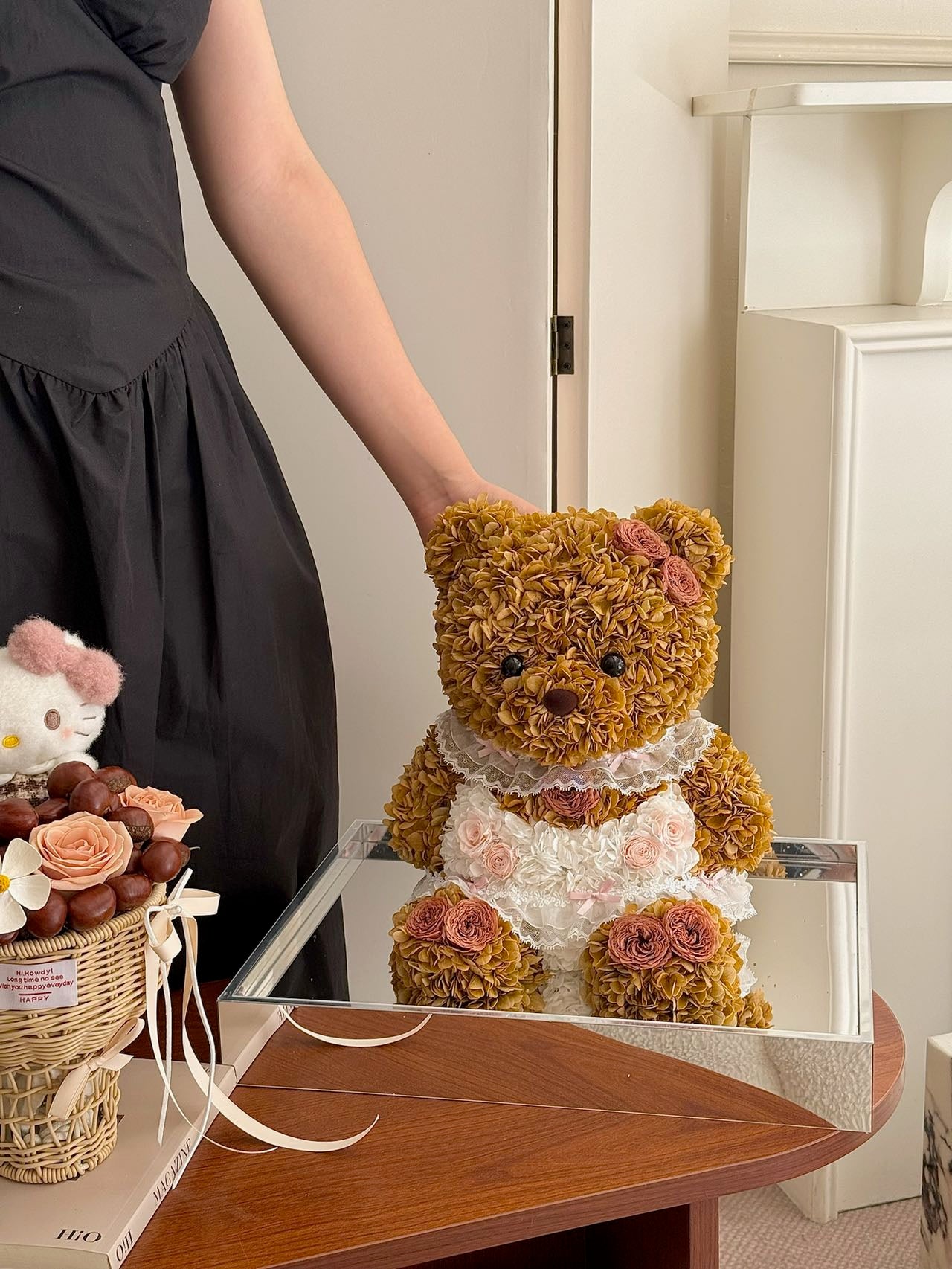 Preserved flower hydrangea bear high-end light luxury gift acrylic creative gift for girlfriend