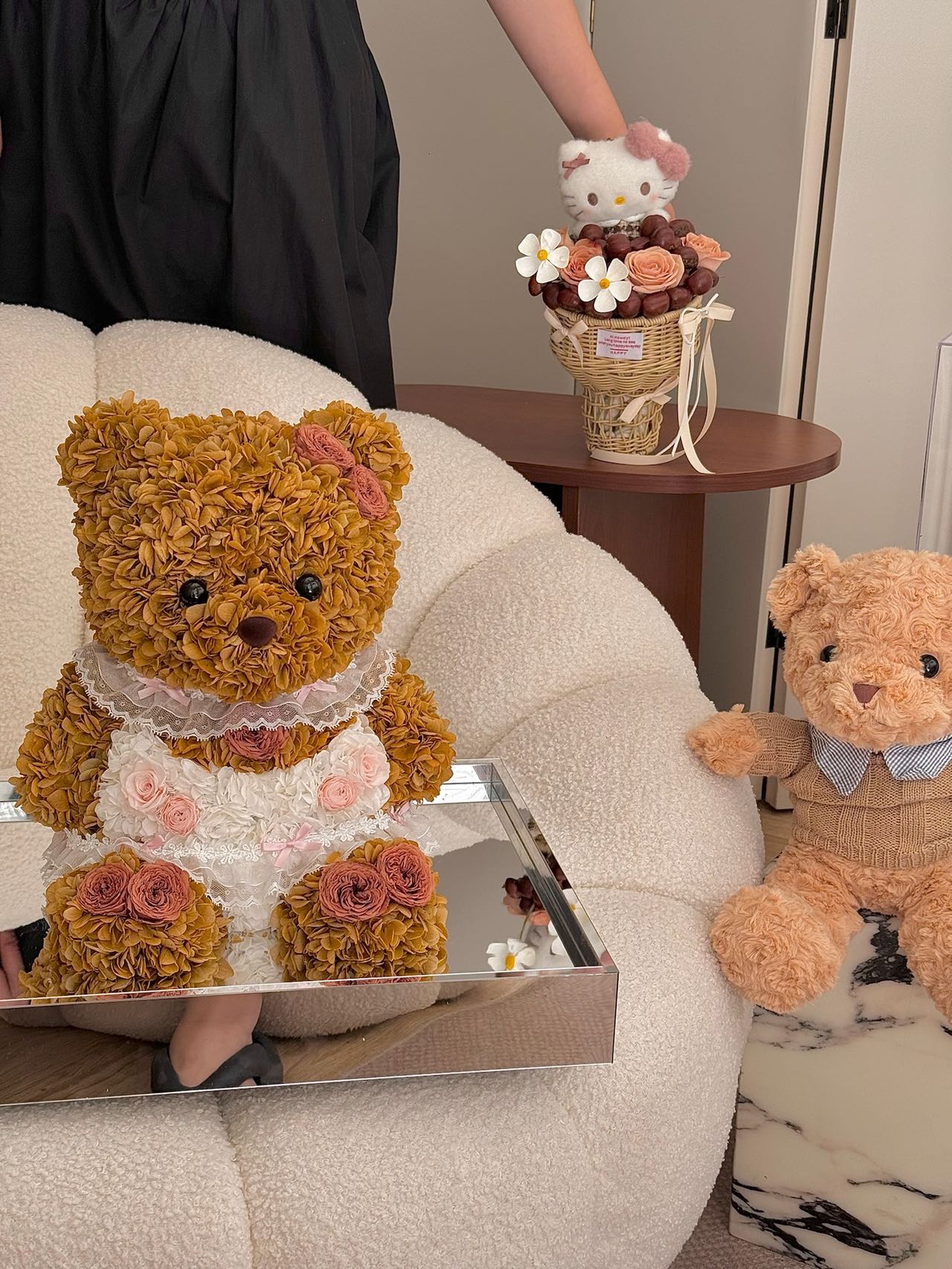 Preserved flower hydrangea bear high-end light luxury gift acrylic creative gift for girlfriend