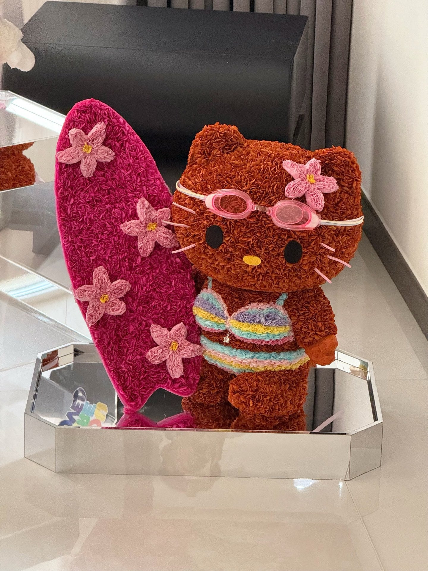 Cute Hello Kitty Doll Made of Preserved Flowers - Eternal Bloom Decoration for Home & Room