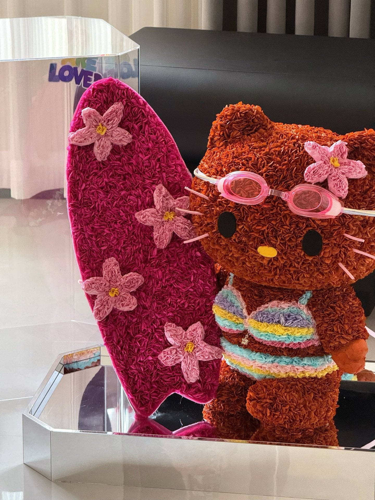 Cute Hello Kitty Doll Made of Preserved Flowers - Eternal Bloom Decoration for Home & Room