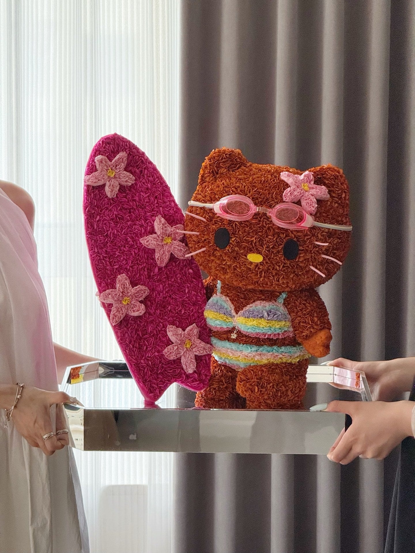 Cute Hello Kitty Doll Made of Preserved Flowers - Eternal Bloom Decoration for Home & Room