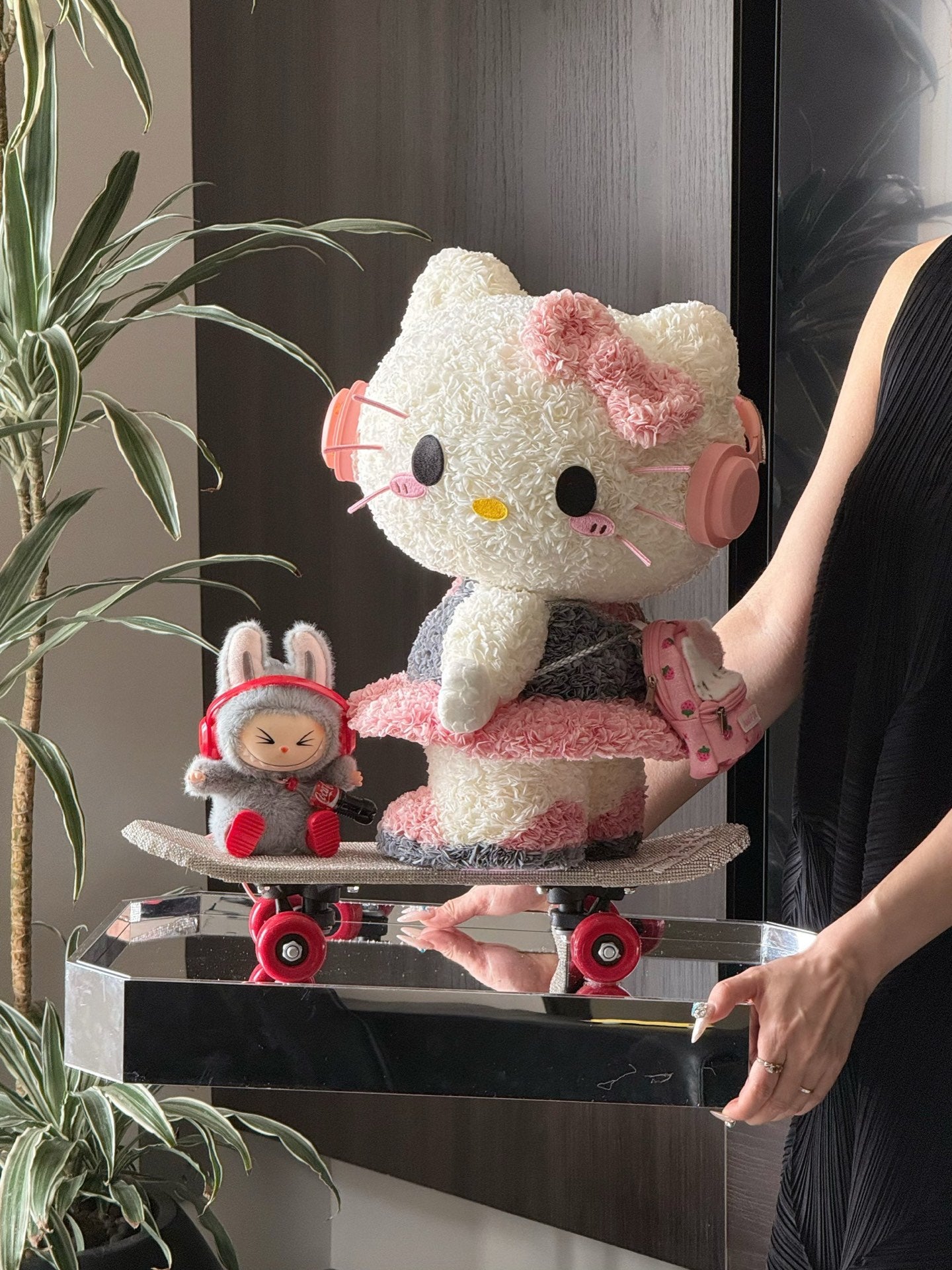 Hello Kitty Preserved Flower Doll - Long-Lasting Floral Plush, Perfect Birthday/Anniversary Gift
