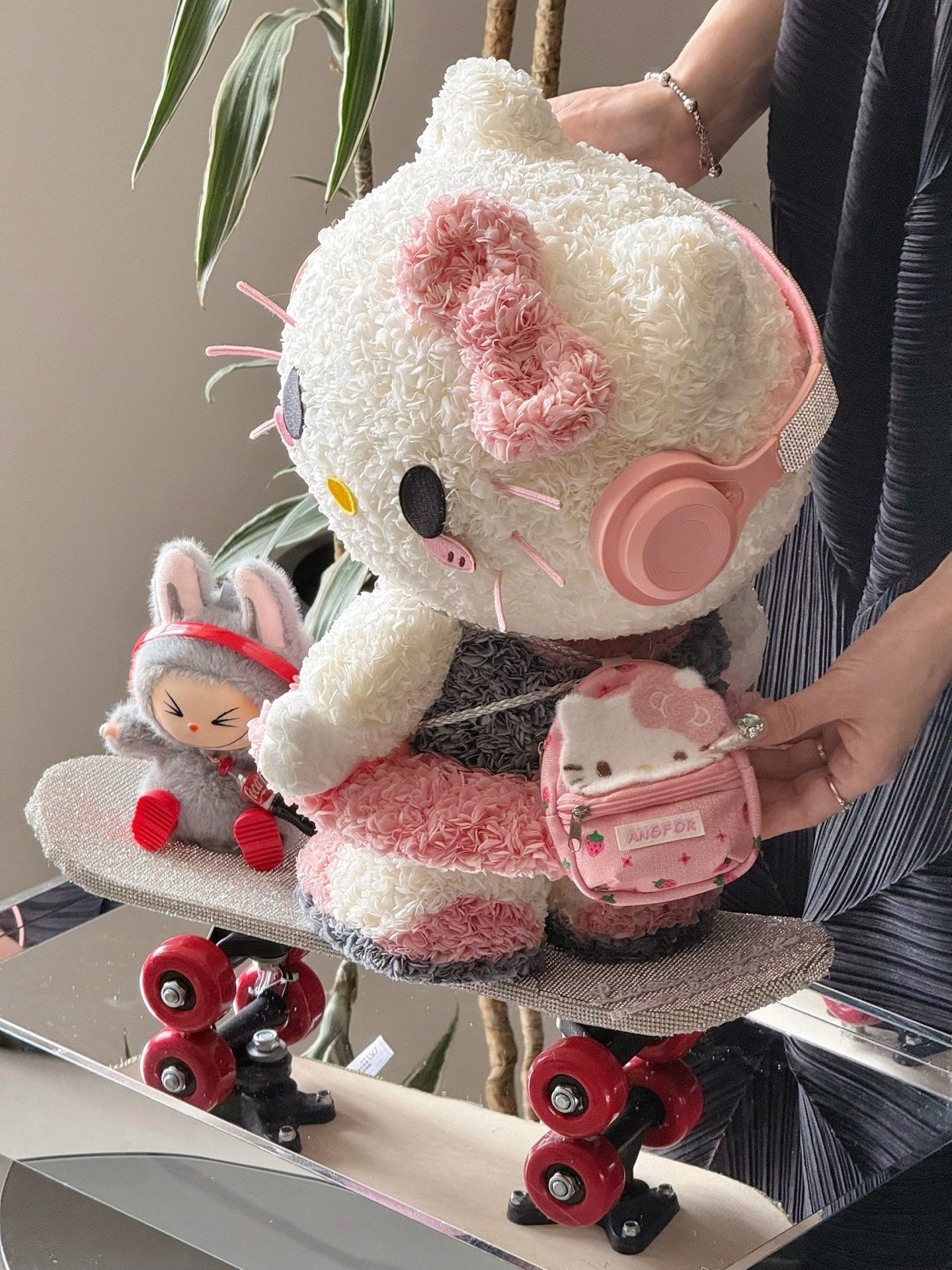 Hello Kitty Preserved Flower Doll - Long-Lasting Floral Plush, Perfect Birthday/Anniversary Gift