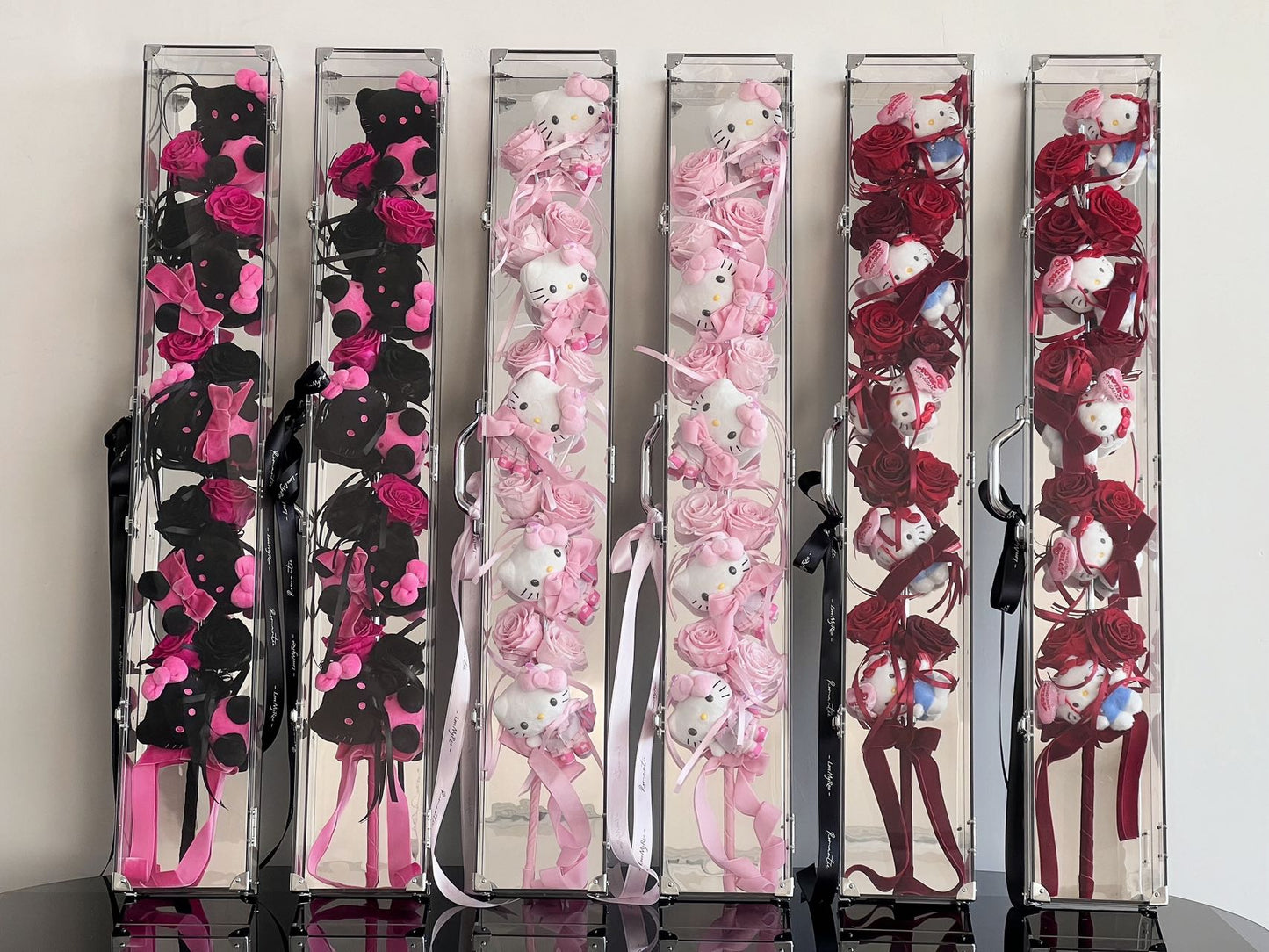 Preserved Rose Gift Box Preserved Flowers and Hello Kitty Combination Luxury Birthday Gift Wedding Proposal Anniversary Gift Valentine's Day Gift