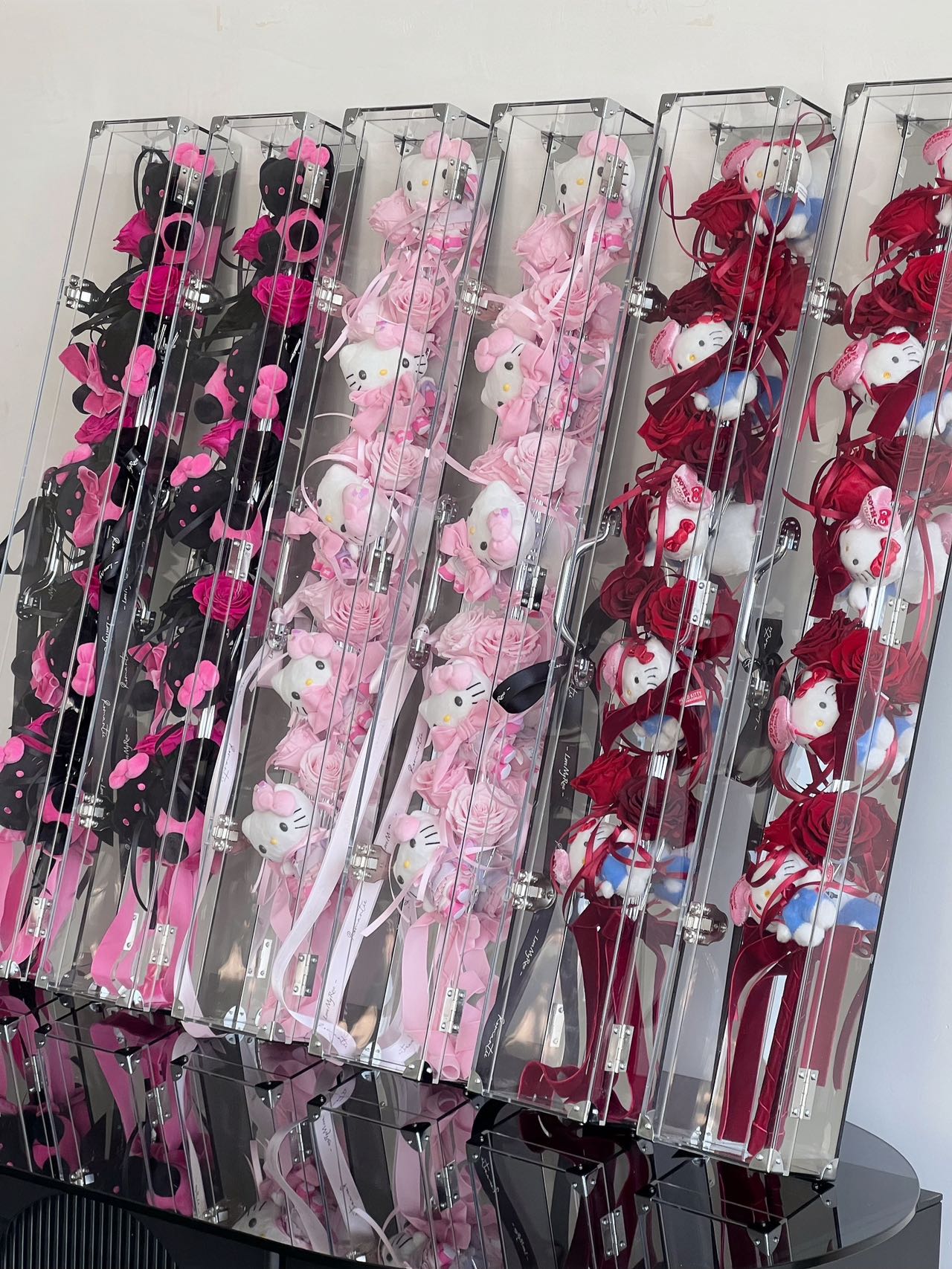 Preserved Rose Gift Box Preserved Flowers and Hello Kitty Combination Luxury Birthday Gift Wedding Proposal Anniversary Gift Valentine's Day Gift