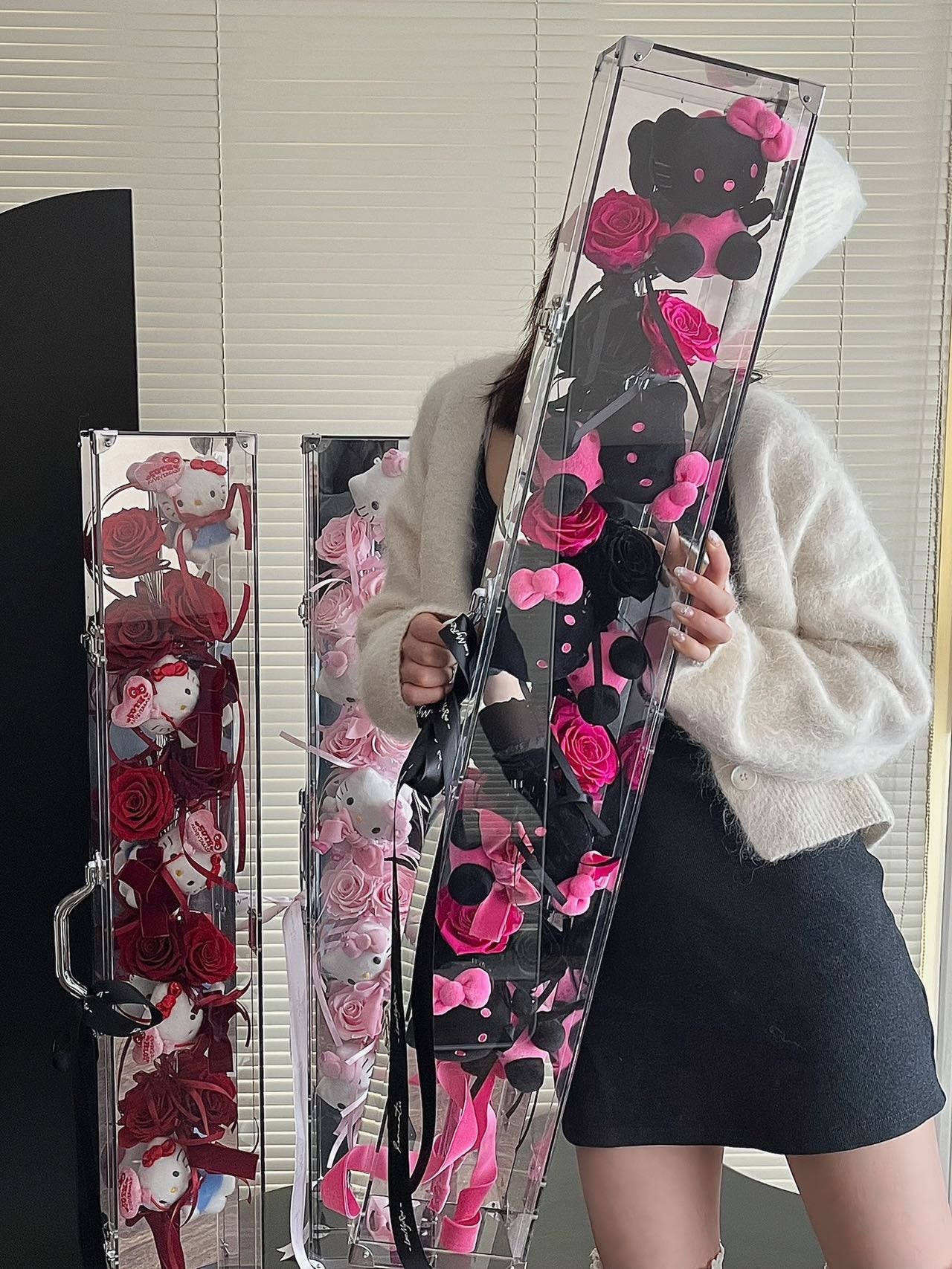 Preserved Rose Gift Box Preserved Flowers and Hello Kitty Combination Luxury Birthday Gift Wedding Proposal Anniversary Gift Valentine's Day Gift