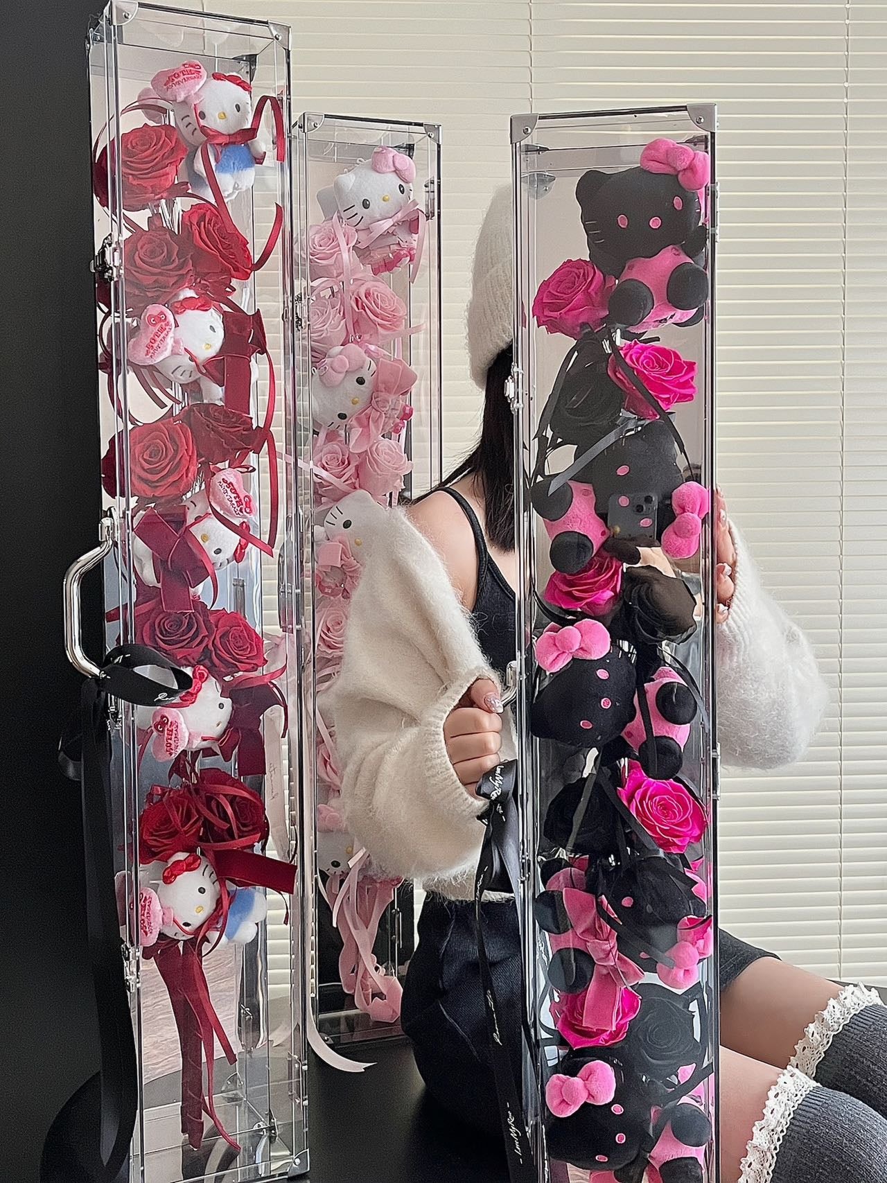 Preserved Rose Gift Box Preserved Flowers and Hello Kitty Combination Luxury Birthday Gift Wedding Proposal Anniversary Gift Valentine's Day Gift