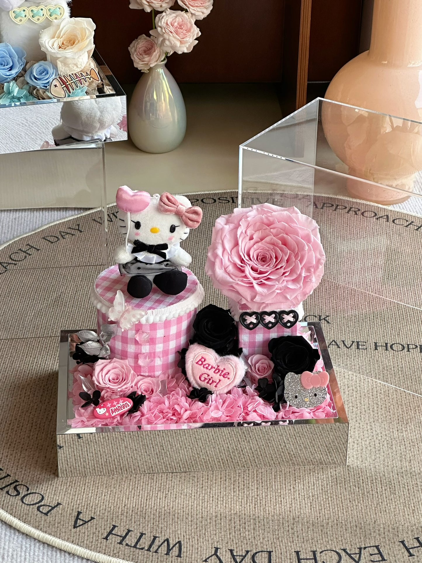 Eternal Rose and Hello Kitty combination garden Valentine's Day gift box birthday gift commemorative gift