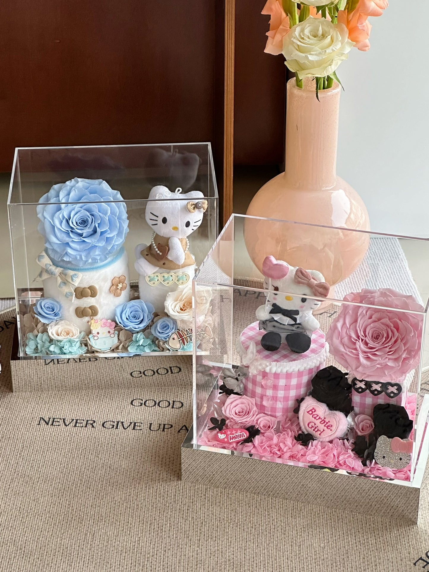 Eternal Rose and Hello Kitty combination garden Valentine's Day gift box birthday gift commemorative gift