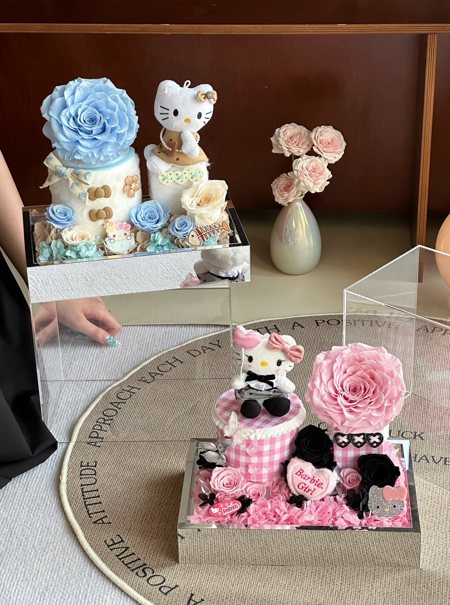 Eternal Rose and Hello Kitty combination garden Valentine's Day gift box birthday gift commemorative gift