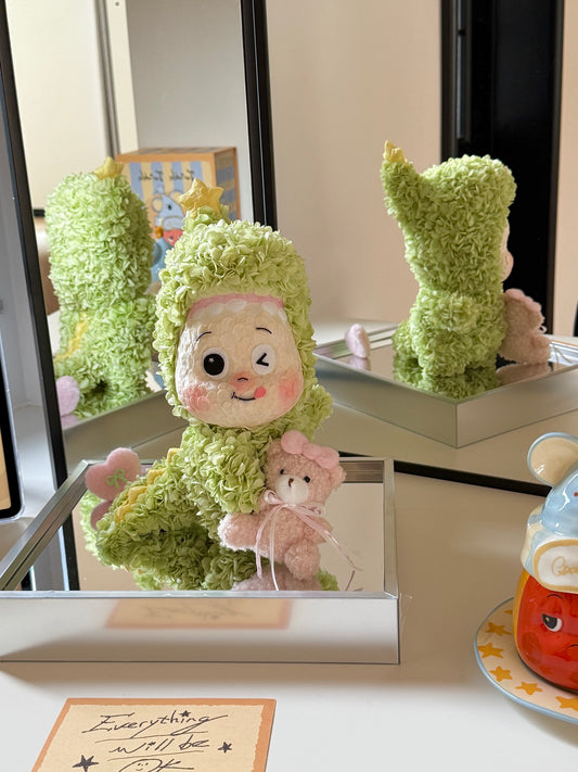 Preserved Flower Little Dinosaur Star Man Doll Real Preserved Flower Ornaments for Girlfriend or Daughter's Birthday Gift